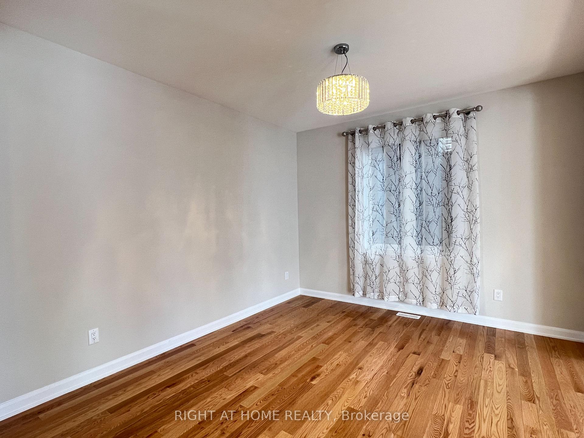 Photo 10 of 855 Cappamore Drive, Ottawa, Barrhaven - Half Moon Bay — HOMEH