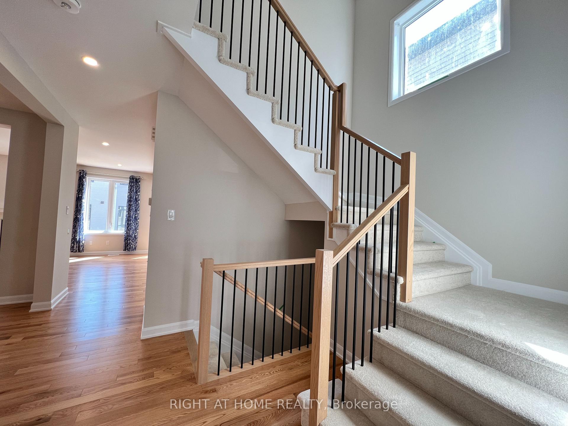 Photo 12 of 855 Cappamore Drive, Ottawa, Barrhaven - Half Moon Bay — HOMEH