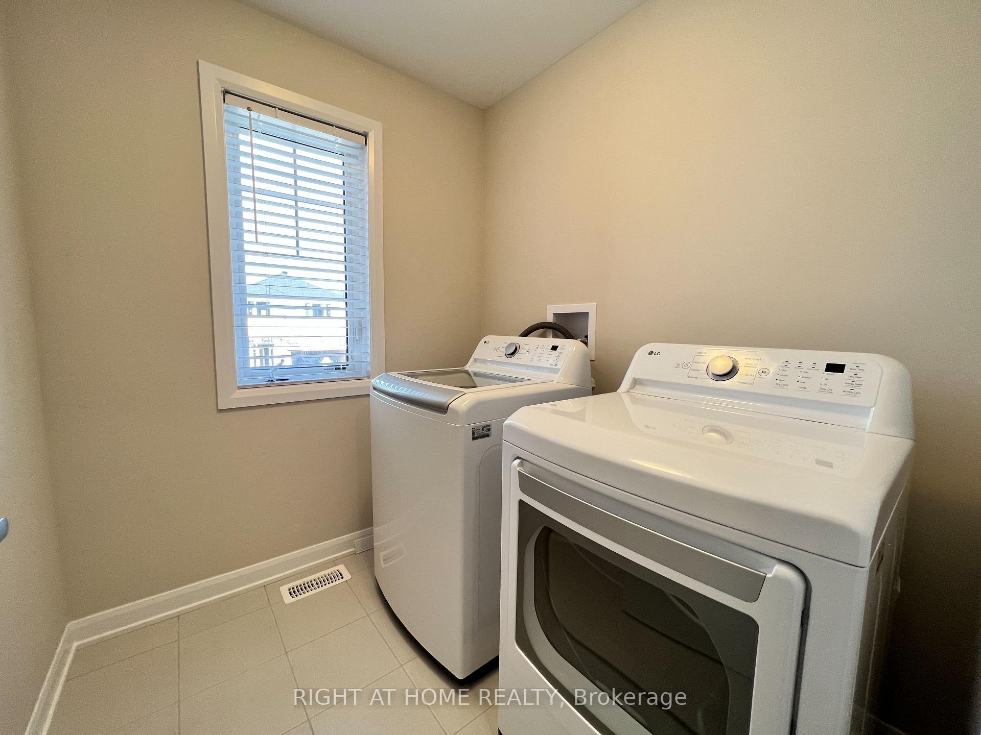 Photo 20 of 855 Cappamore Drive, Ottawa, Barrhaven - Half Moon Bay — HOMEH