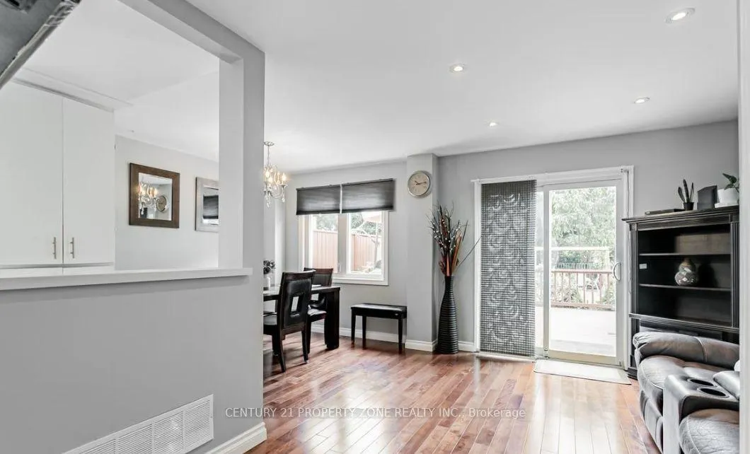 Photo 4 of 156 Martindale Crescent, Brampton, Bram West — HOMEH