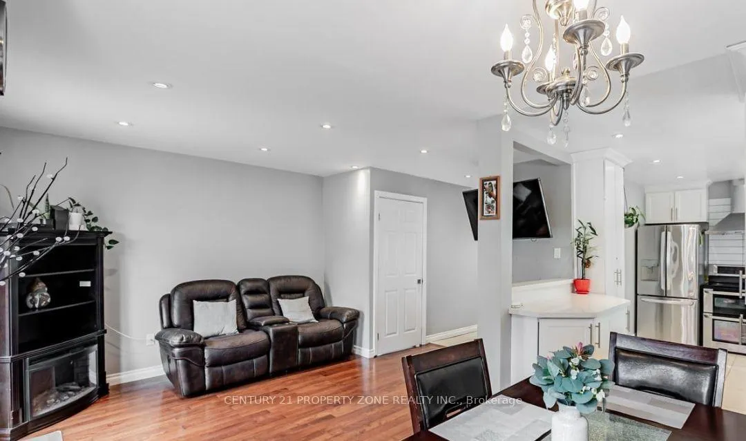Photo 7 of 156 Martindale Crescent, Brampton, Bram West — HOMEH