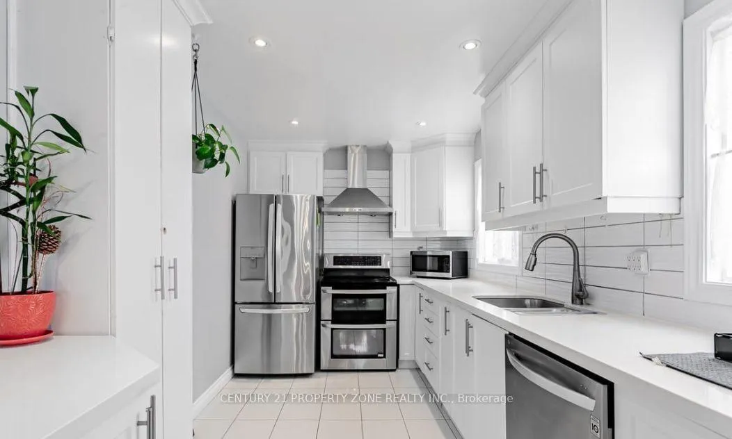 Photo 11 of 156 Martindale Crescent, Brampton, Bram West — HOMEH