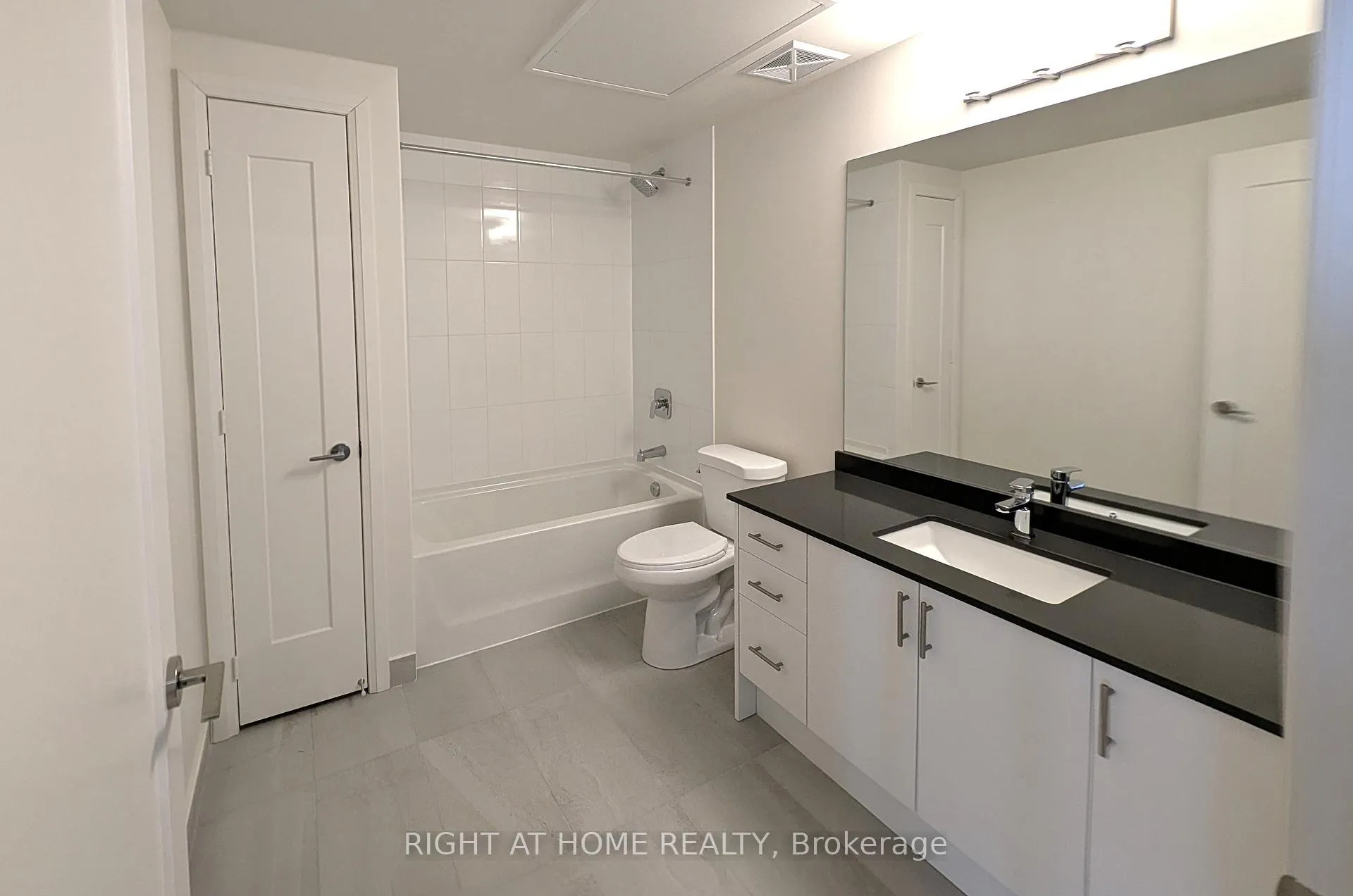 Photo 2 of Unit 408, 8960 Jane Street, Vaughan, Vellore Village — HOMEH