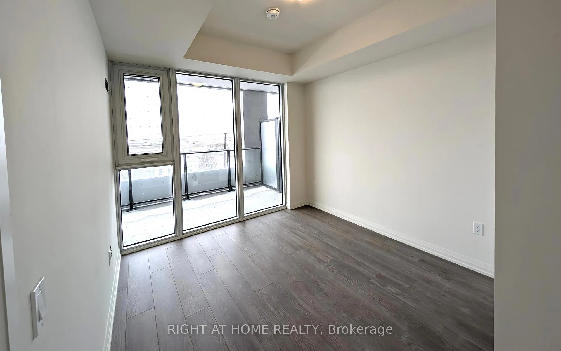 Photo 3 of Unit 408, 8960 Jane Street, Vaughan, Vellore Village — HOMEH