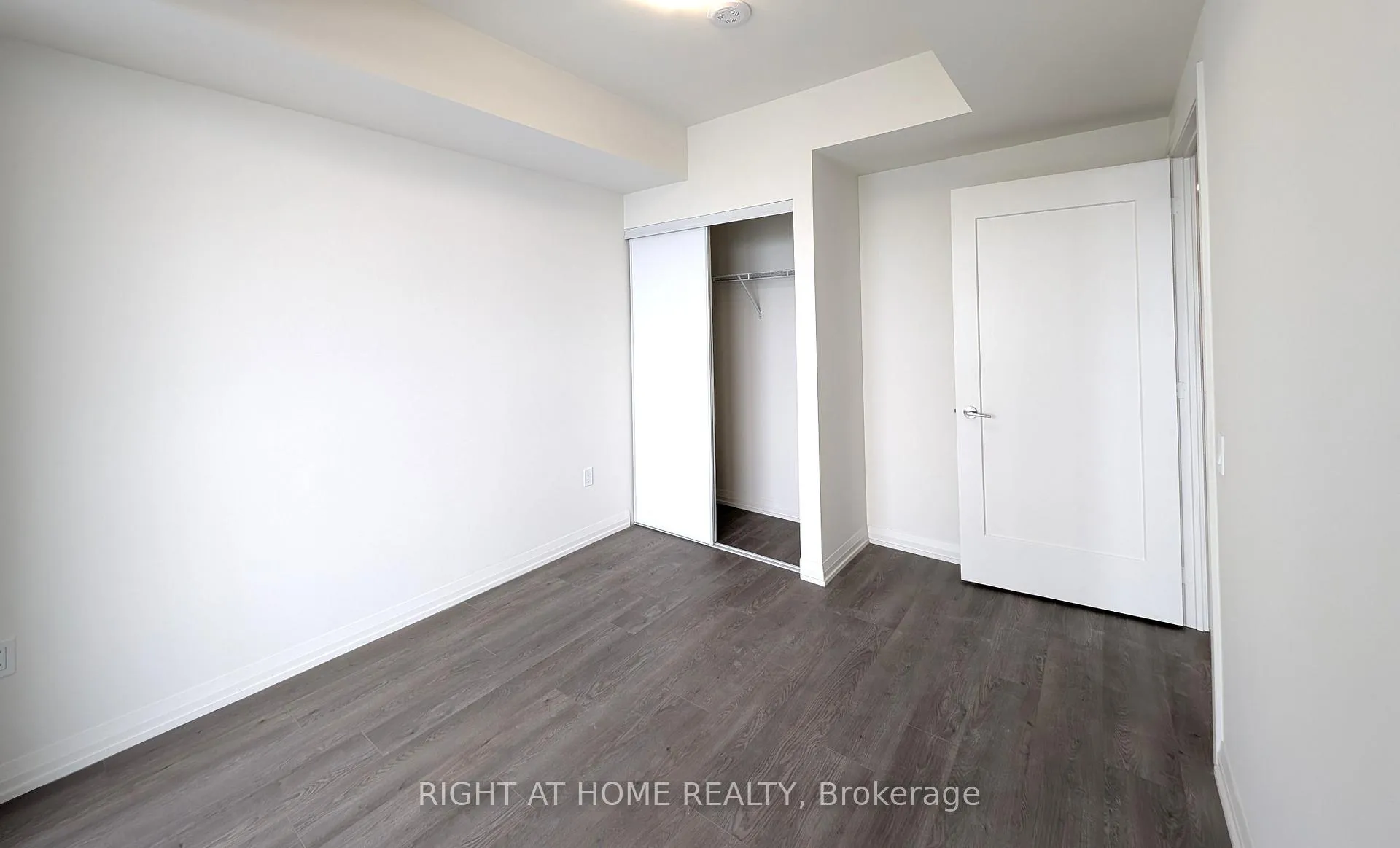Photo 4 of Unit 408, 8960 Jane Street, Vaughan, Vellore Village — HOMEH