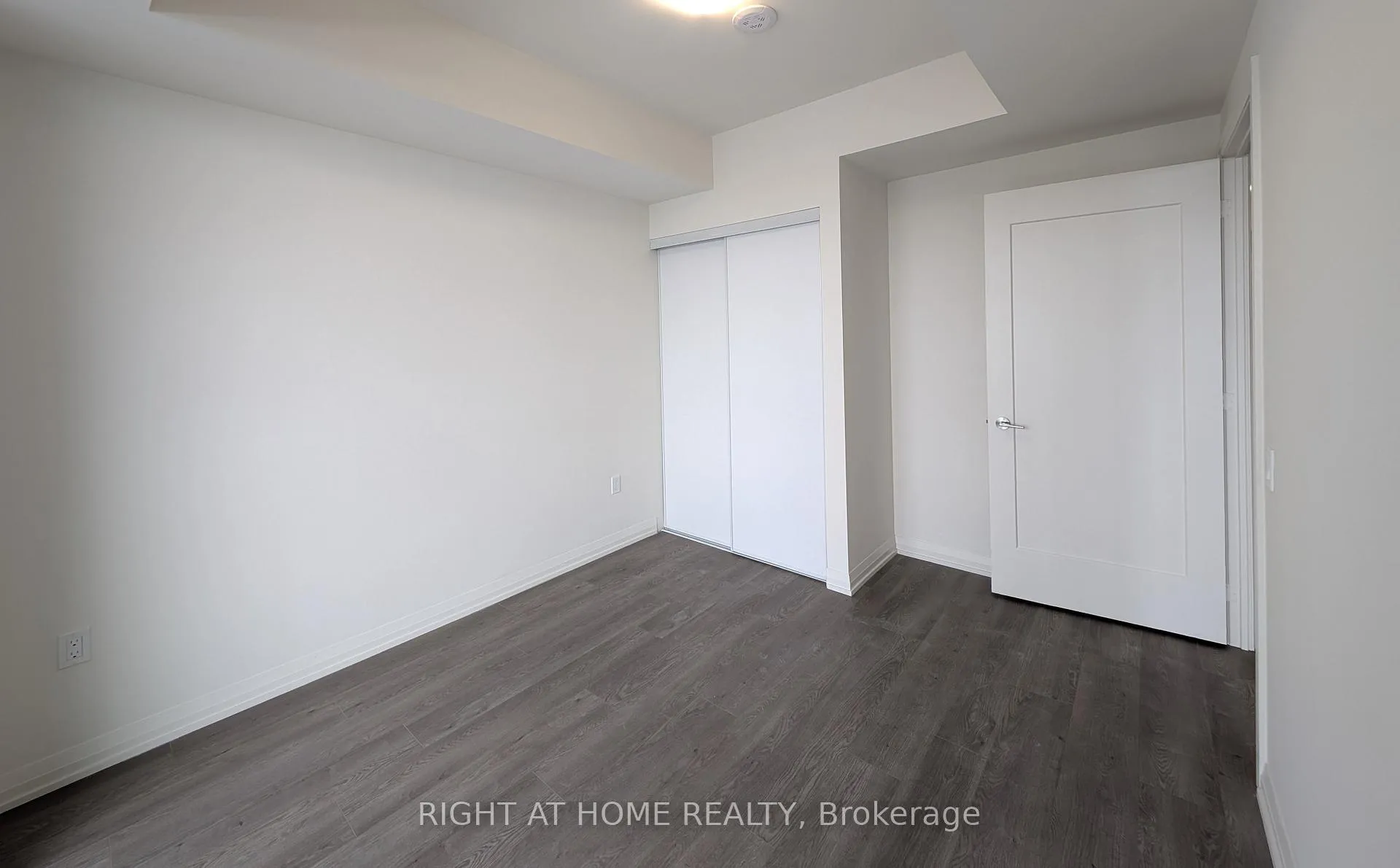 Photo 5 of Unit 408, 8960 Jane Street, Vaughan, Vellore Village — HOMEH