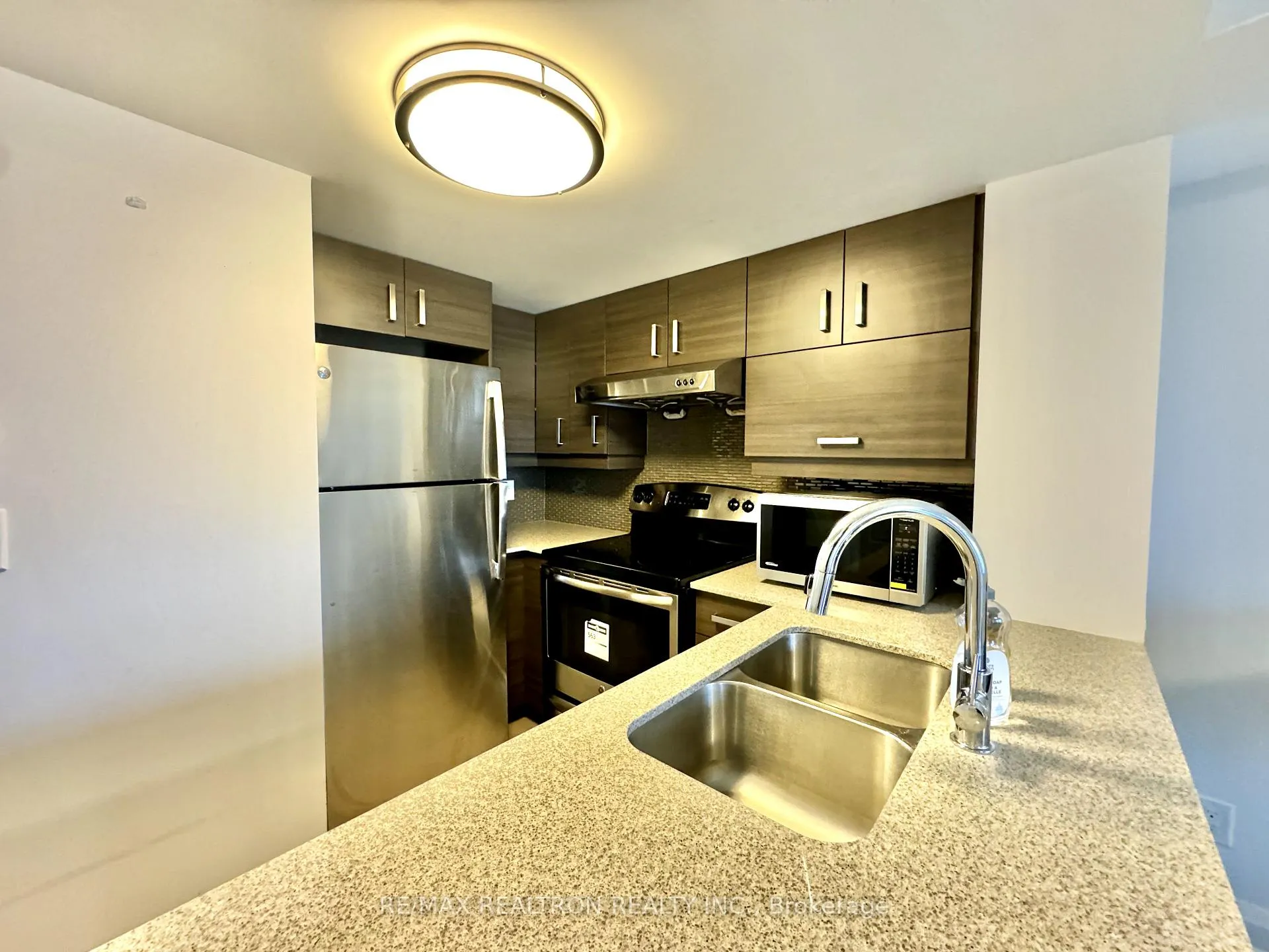 Photo 4 of Unit 722, 8200 Birchmount Road, Markham, Unionville — HOMEH