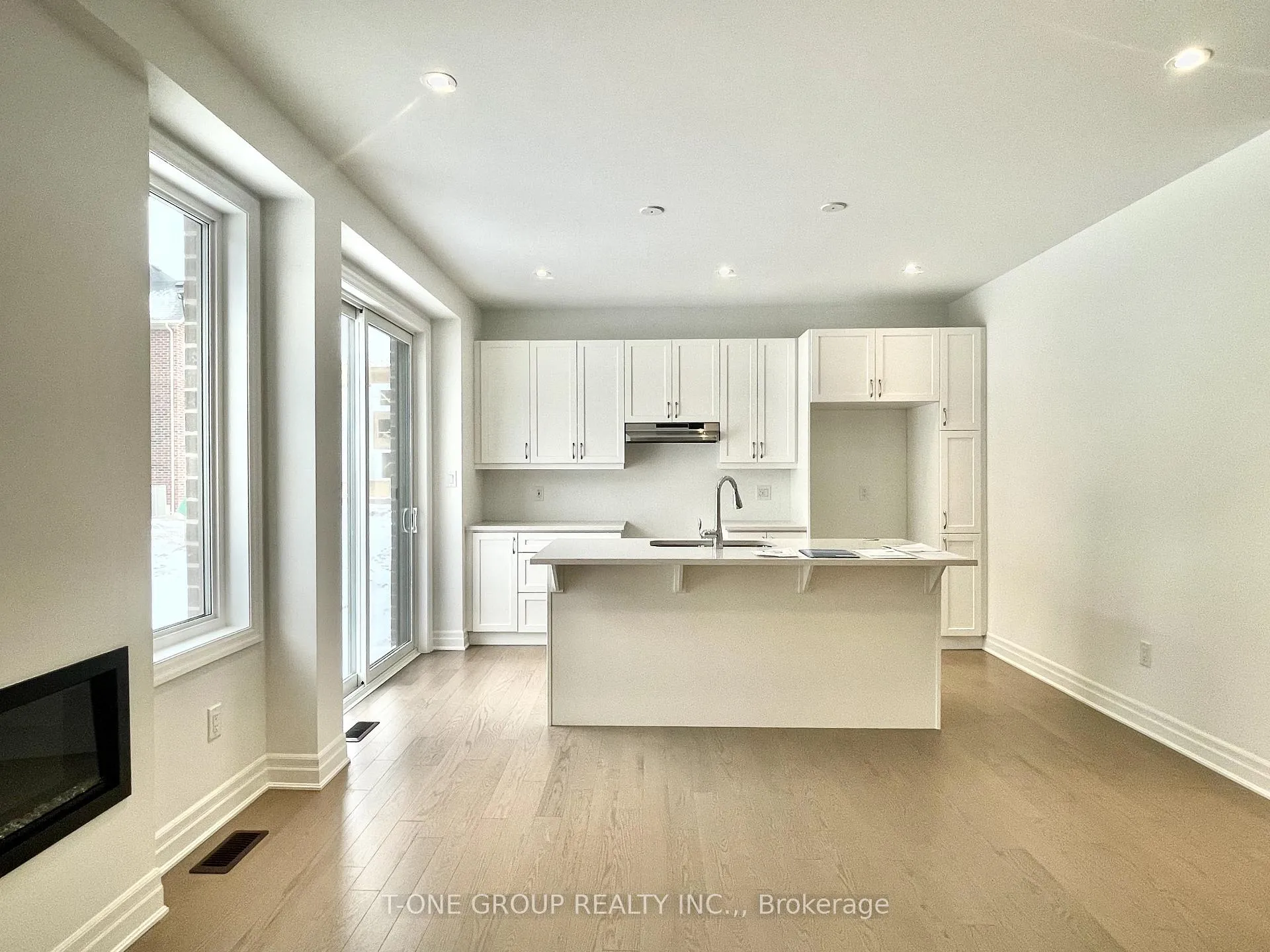 Photo 9 of 7 Greenridge Crescent, Markham, Victoria Square — HOMEH