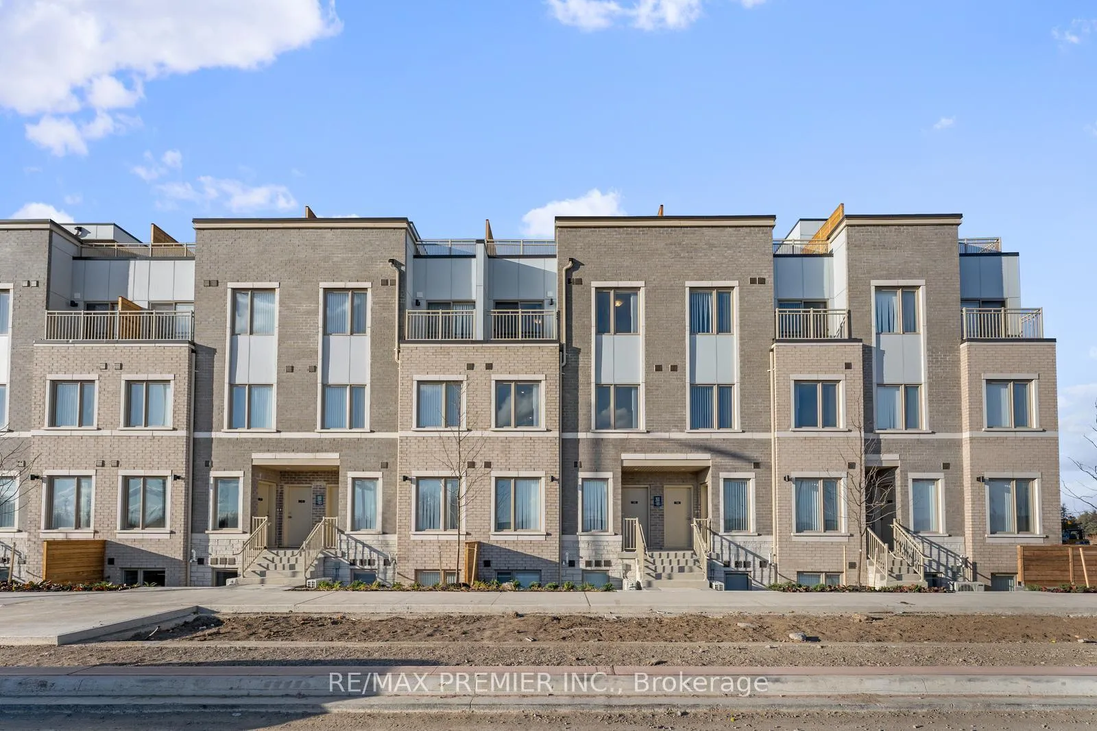 Photo 1 of Unit 338, 100 Honeycrisp Crescent, Vaughan, Vaughan Corporate Centre — HOMEH