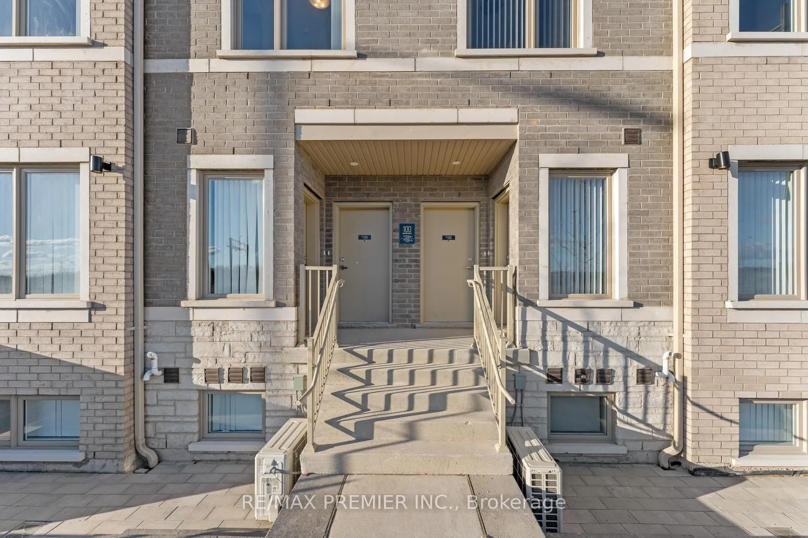 Photo 3 of Unit 338, 100 Honeycrisp Crescent, Vaughan, Vaughan Corporate Centre — HOMEH
