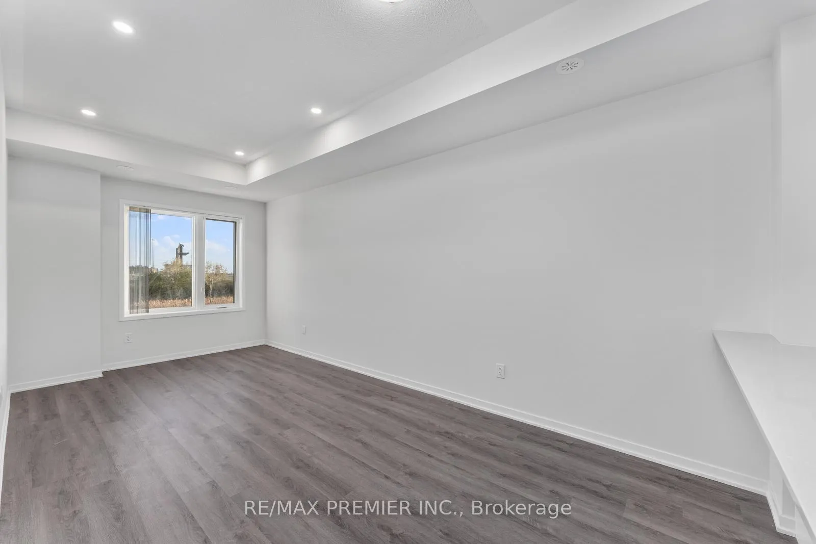 Photo 18 of Unit 338, 100 Honeycrisp Crescent, Vaughan, Vaughan Corporate Centre — HOMEH