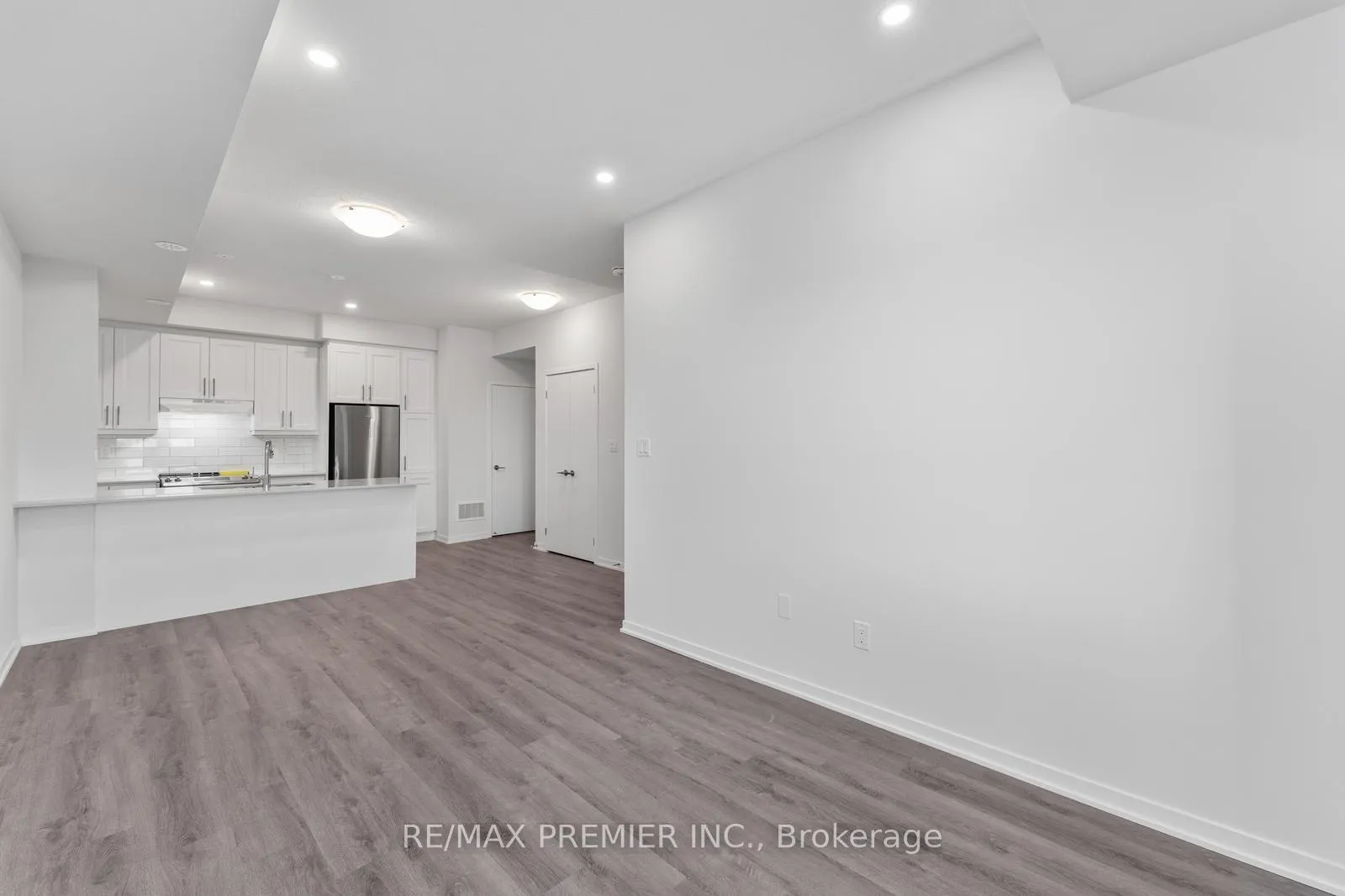 Photo 20 of Unit 338, 100 Honeycrisp Crescent, Vaughan, Vaughan Corporate Centre — HOMEH
