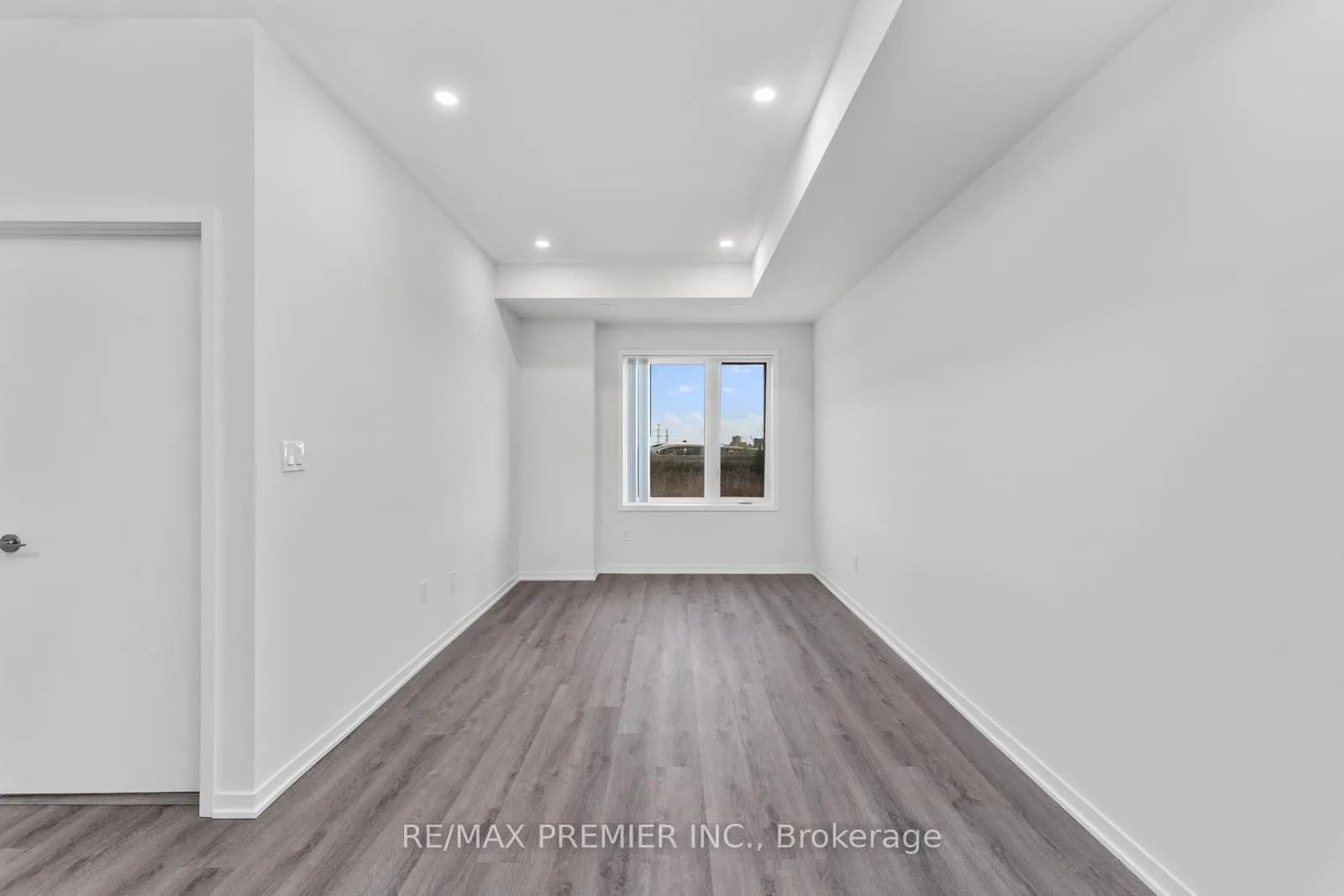 Photo 22 of Unit 338, 100 Honeycrisp Crescent, Vaughan, Vaughan Corporate Centre — HOMEH