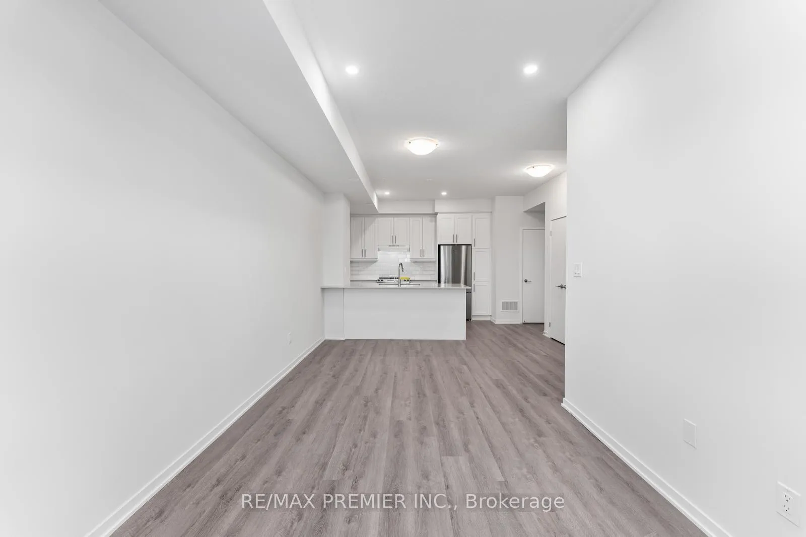 Photo 23 of Unit 338, 100 Honeycrisp Crescent, Vaughan, Vaughan Corporate Centre — HOMEH
