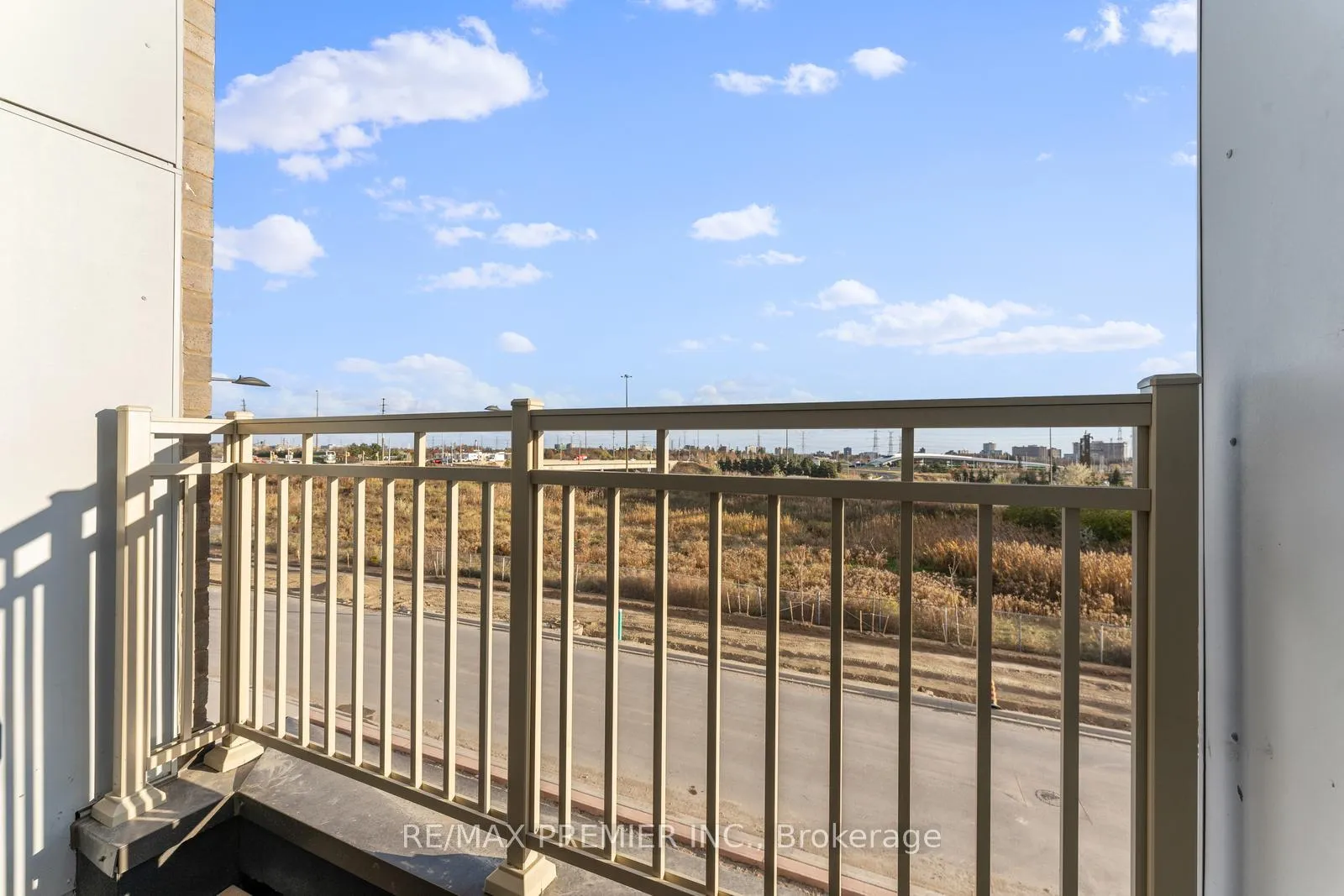 Photo 28 of Unit 338, 100 Honeycrisp Crescent, Vaughan, Vaughan Corporate Centre — HOMEH