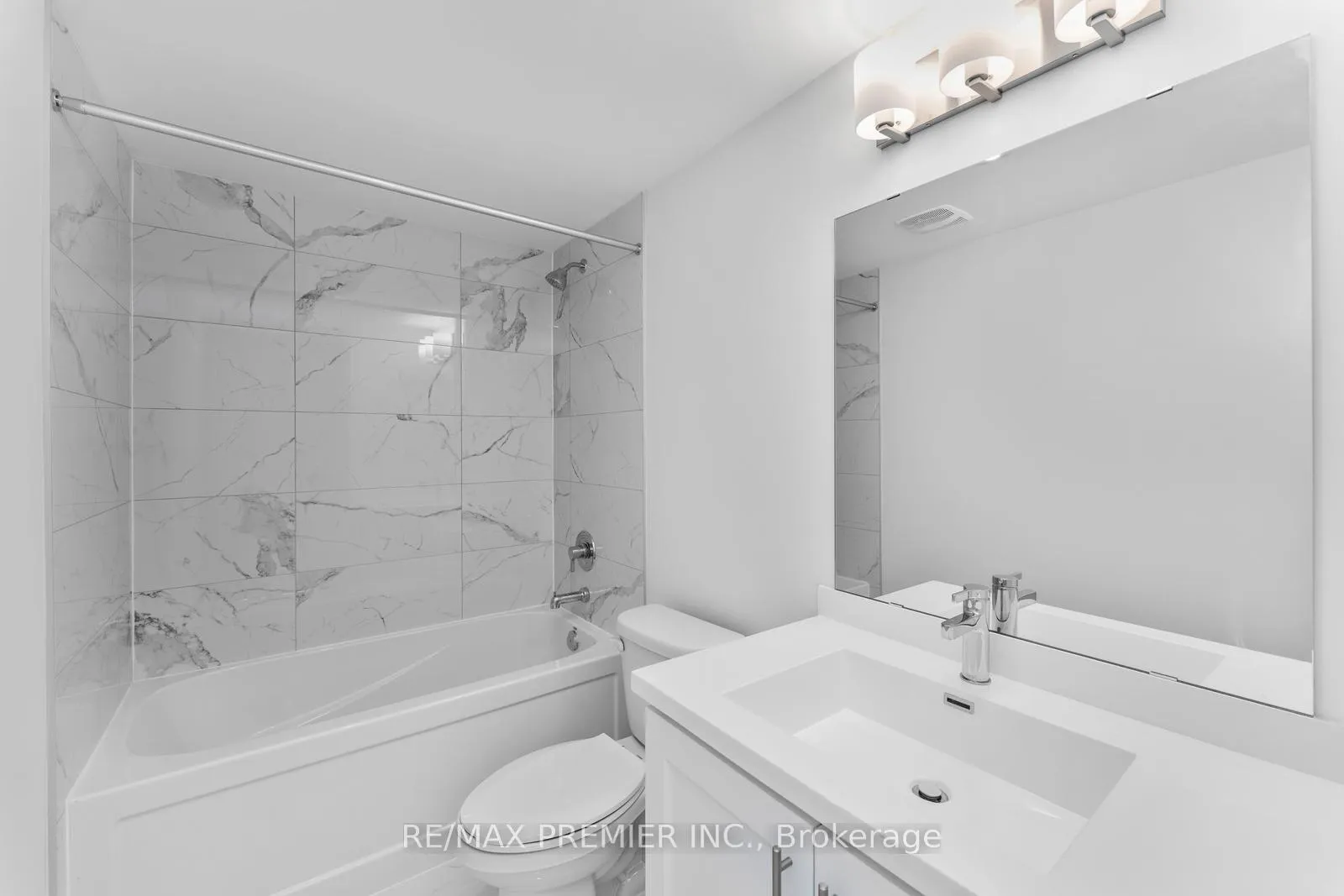 Photo 29 of Unit 338, 100 Honeycrisp Crescent, Vaughan, Vaughan Corporate Centre — HOMEH