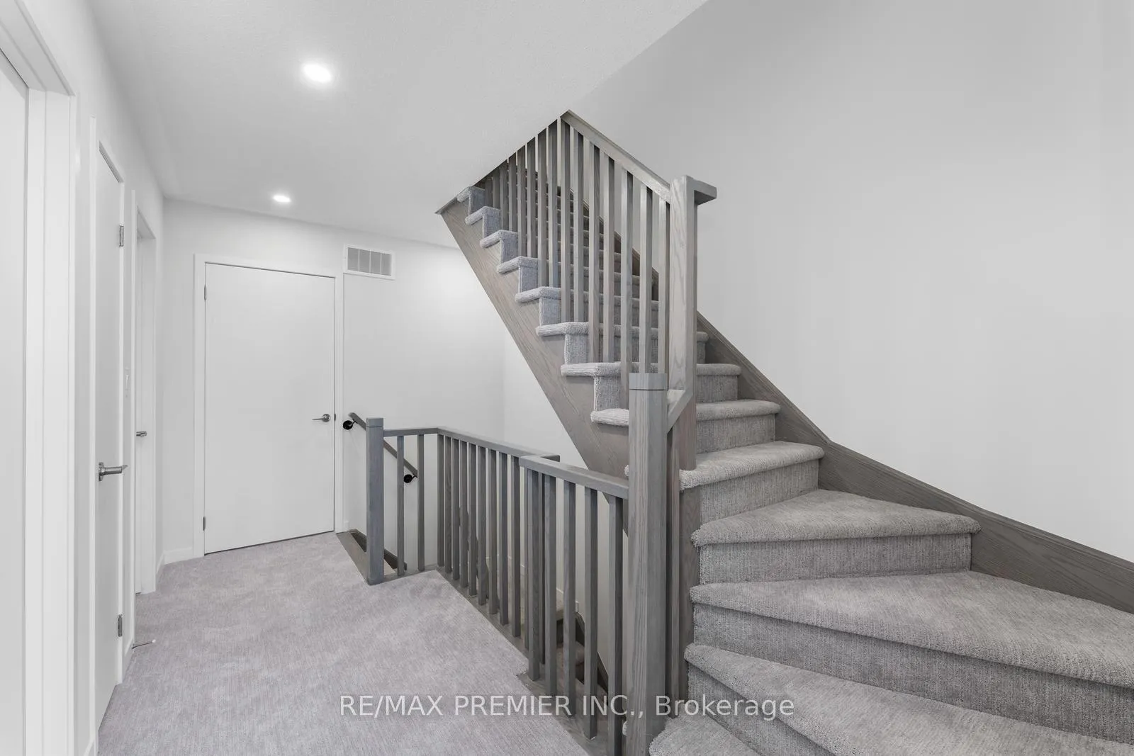 Photo 35 of Unit 338, 100 Honeycrisp Crescent, Vaughan, Vaughan Corporate Centre — HOMEH