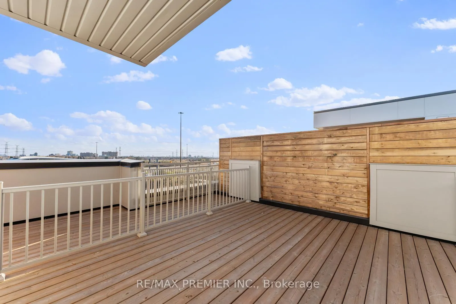 Photo 36 of Unit 338, 100 Honeycrisp Crescent, Vaughan, Vaughan Corporate Centre — HOMEH