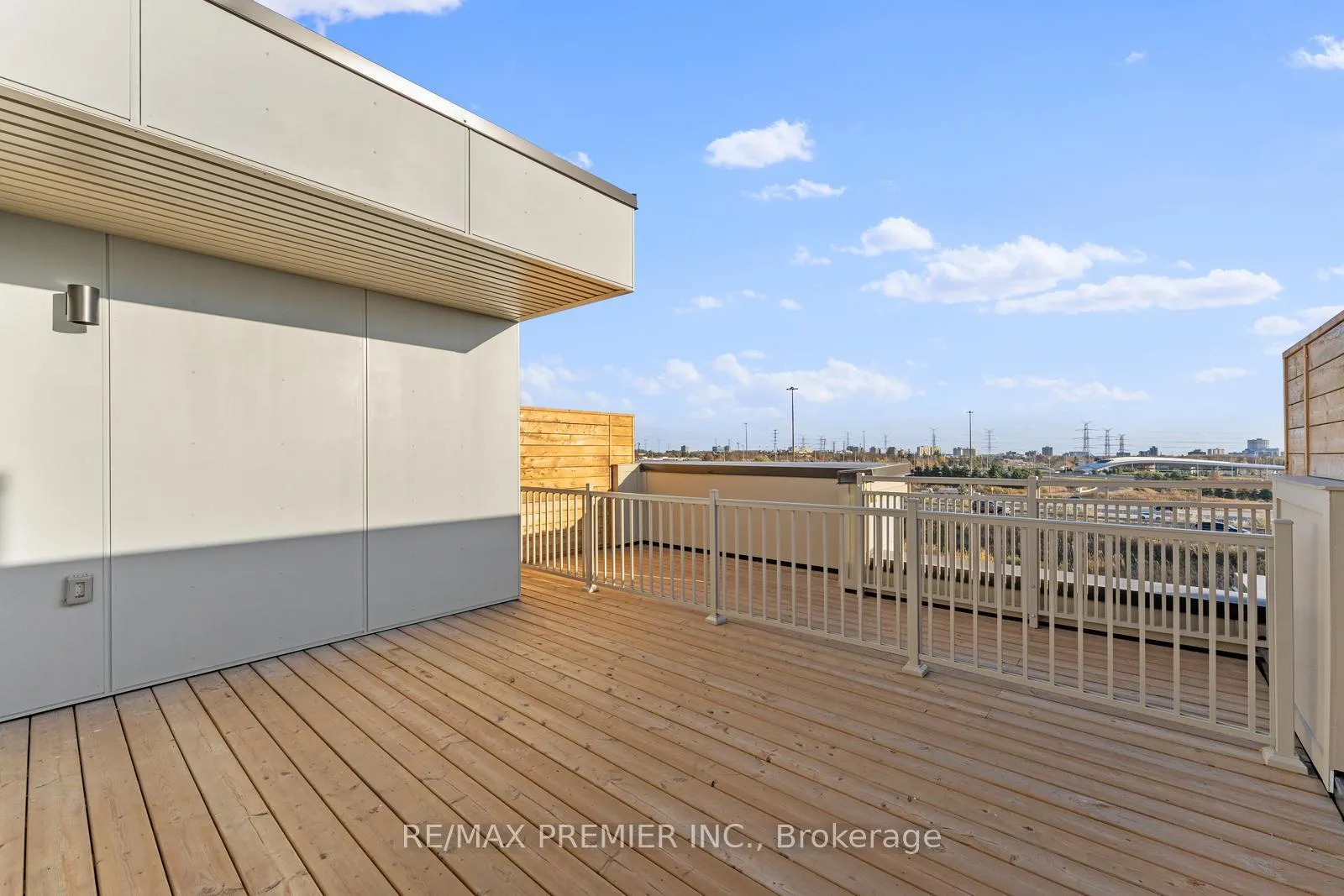 Photo 37 of Unit 338, 100 Honeycrisp Crescent, Vaughan, Vaughan Corporate Centre — HOMEH