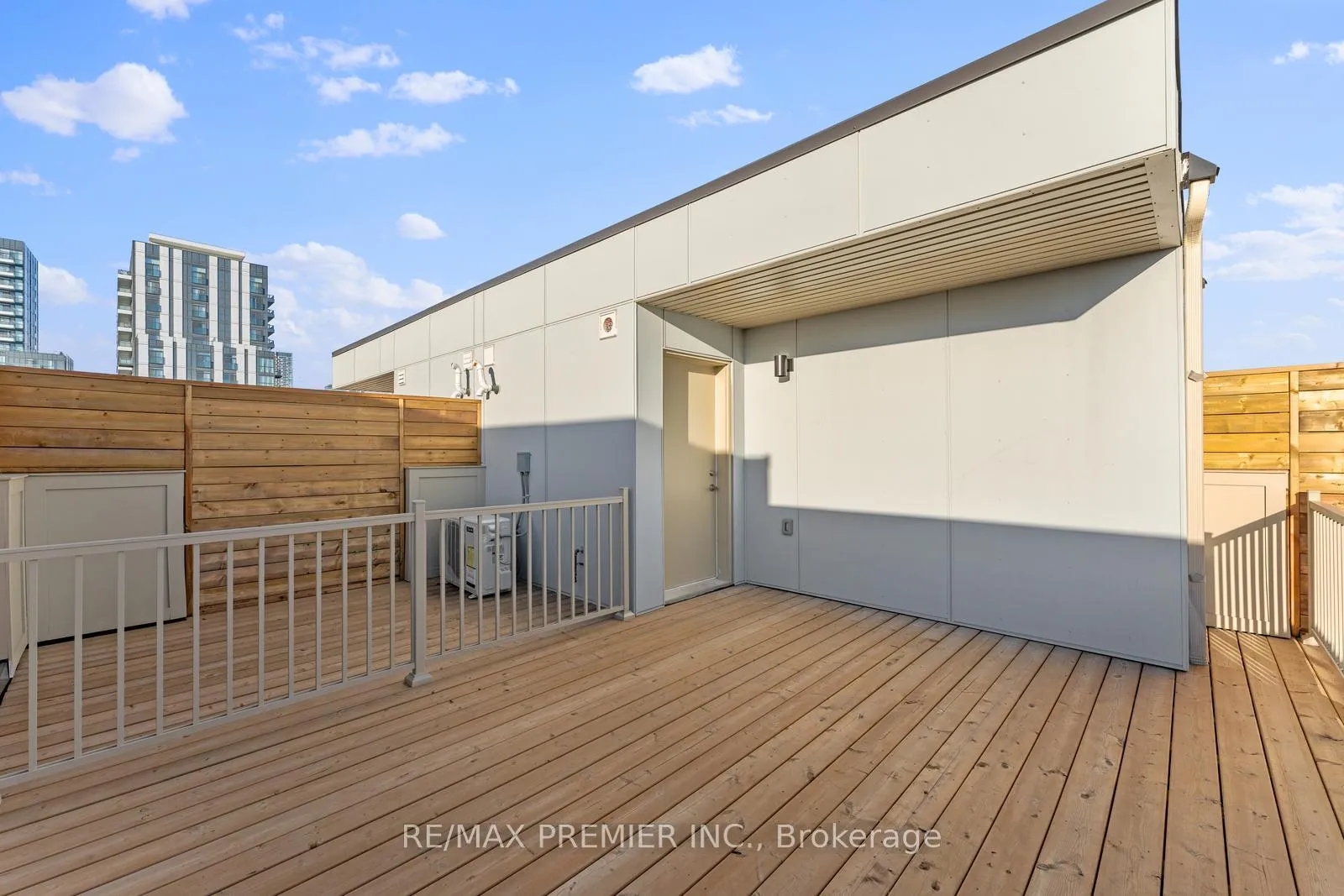 Photo 38 of Unit 338, 100 Honeycrisp Crescent, Vaughan, Vaughan Corporate Centre — HOMEH