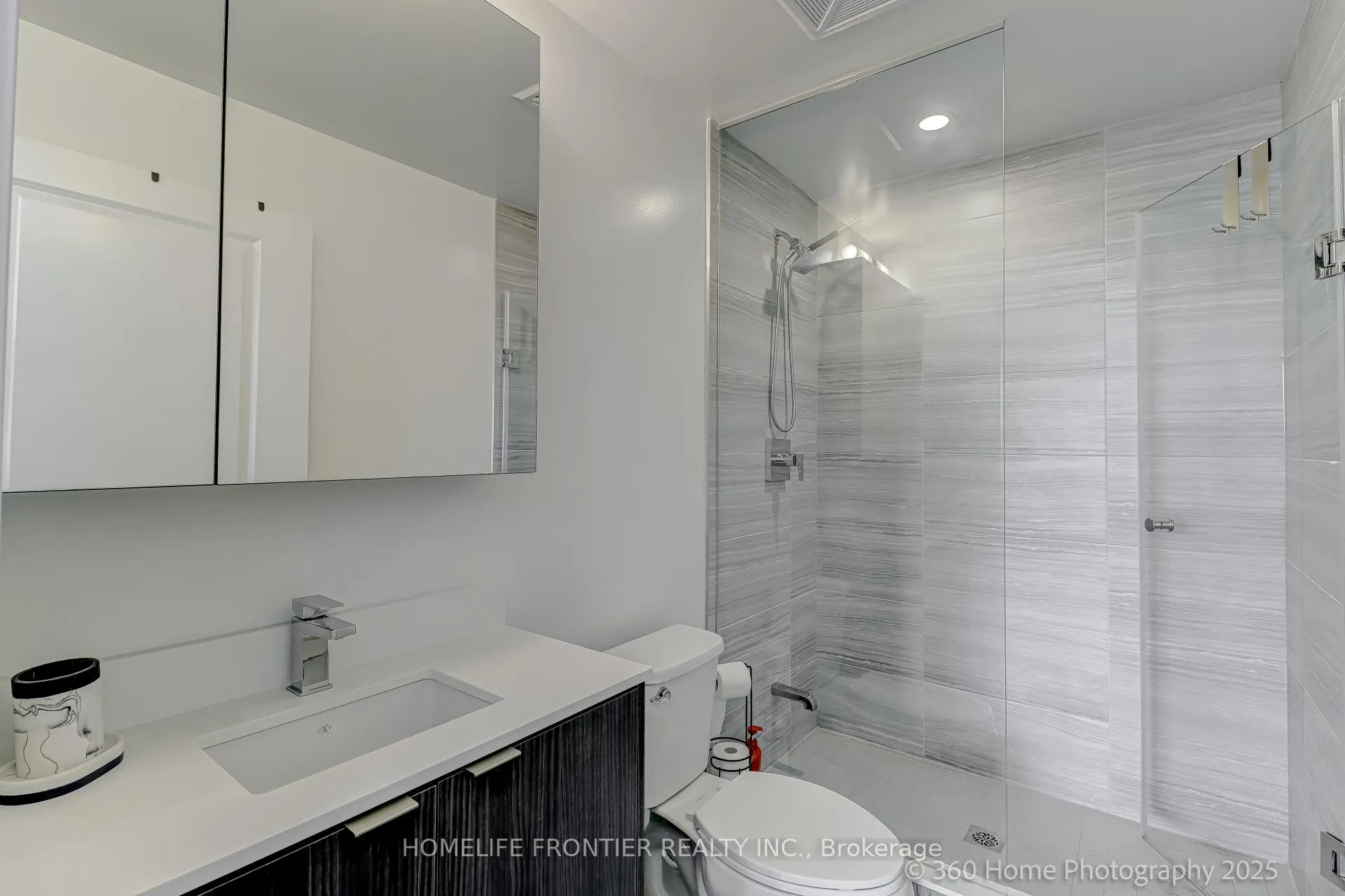 Photo 7 of Unit 904, 100 Eagle Rock Way W, Vaughan, Maple — HOMEH