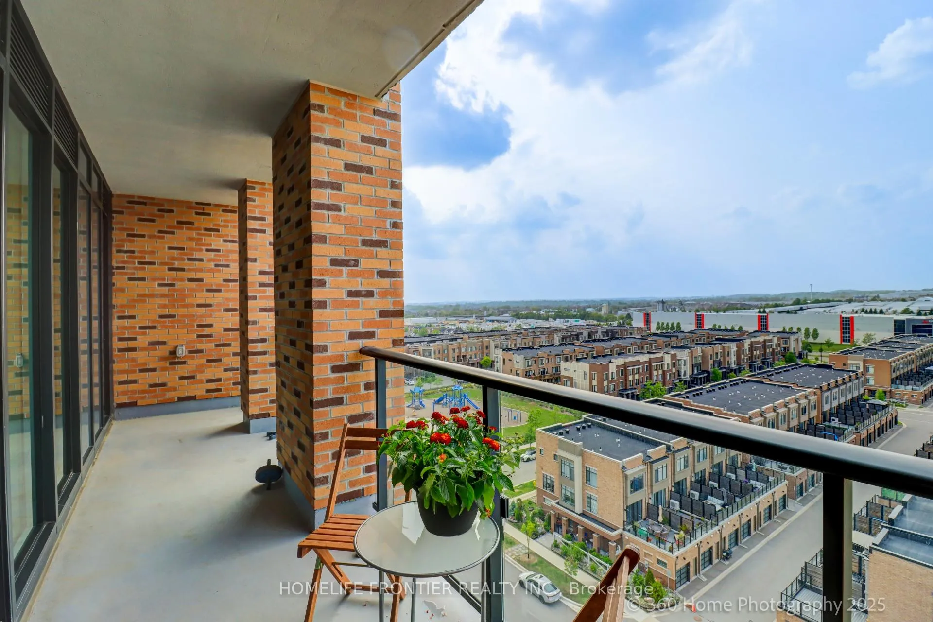 Photo 22 of Unit 904, 100 Eagle Rock Way W, Vaughan, Maple — HOMEH