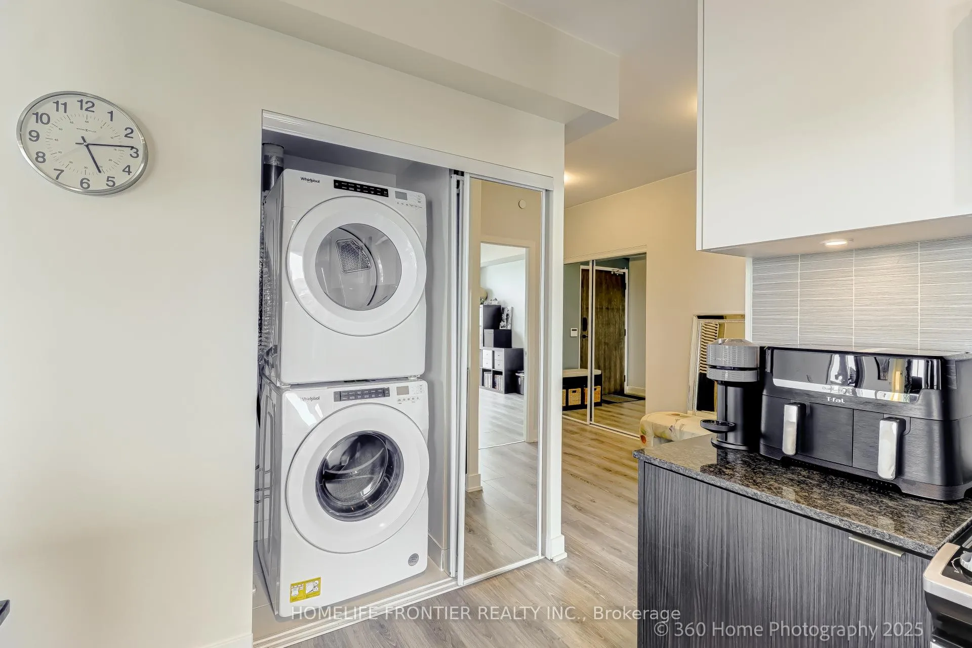 Photo 23 of Unit 904, 100 Eagle Rock Way W, Vaughan, Maple — HOMEH