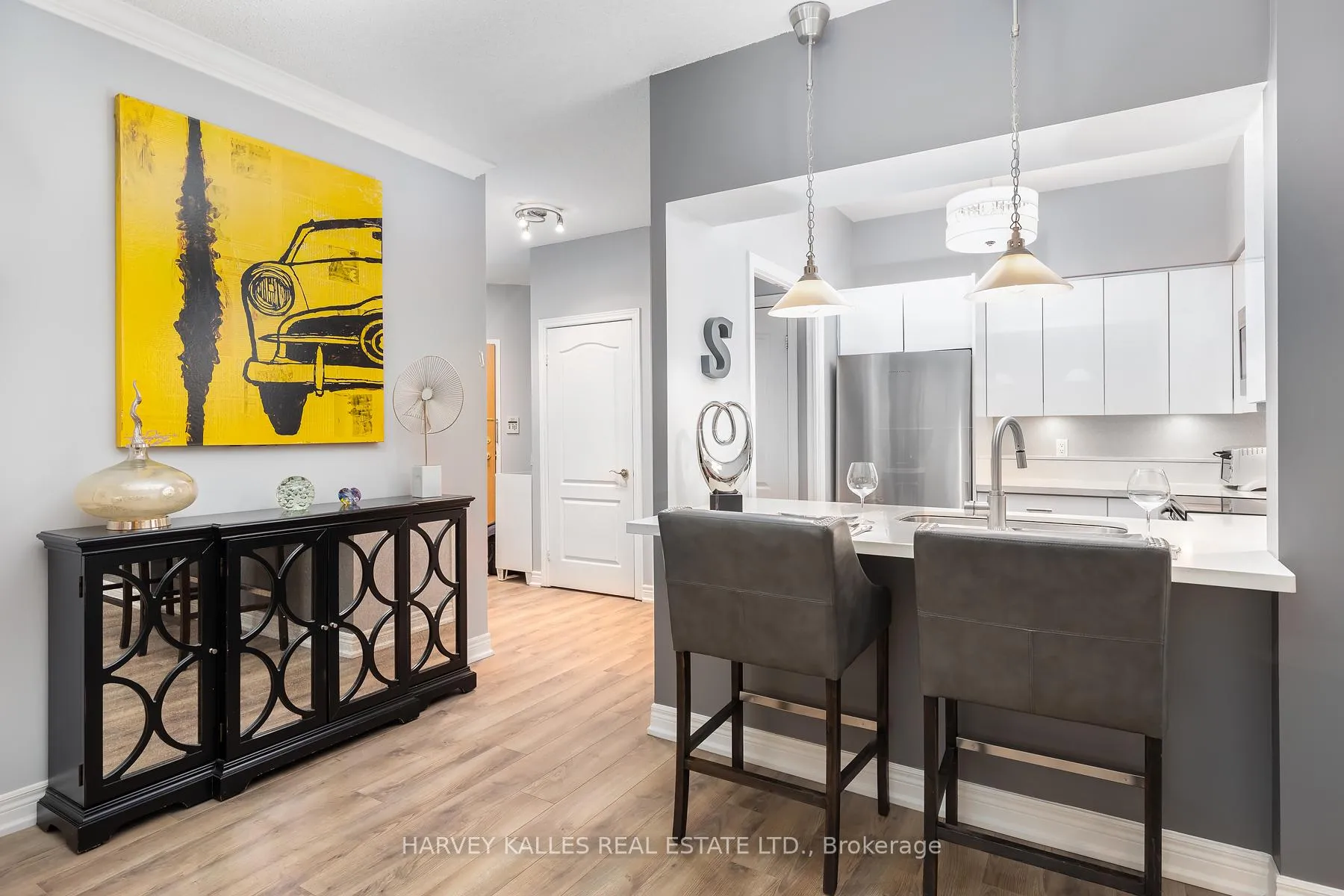 Photo 9 of Unit 310, 2 Edith Drive, Toronto, Yonge-Eglinton — HOMEH