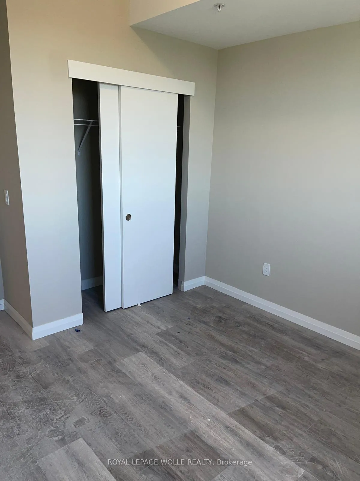 Photo 6 of Unit 2407, 108 Garment Street, Kitchener — HOMEH
