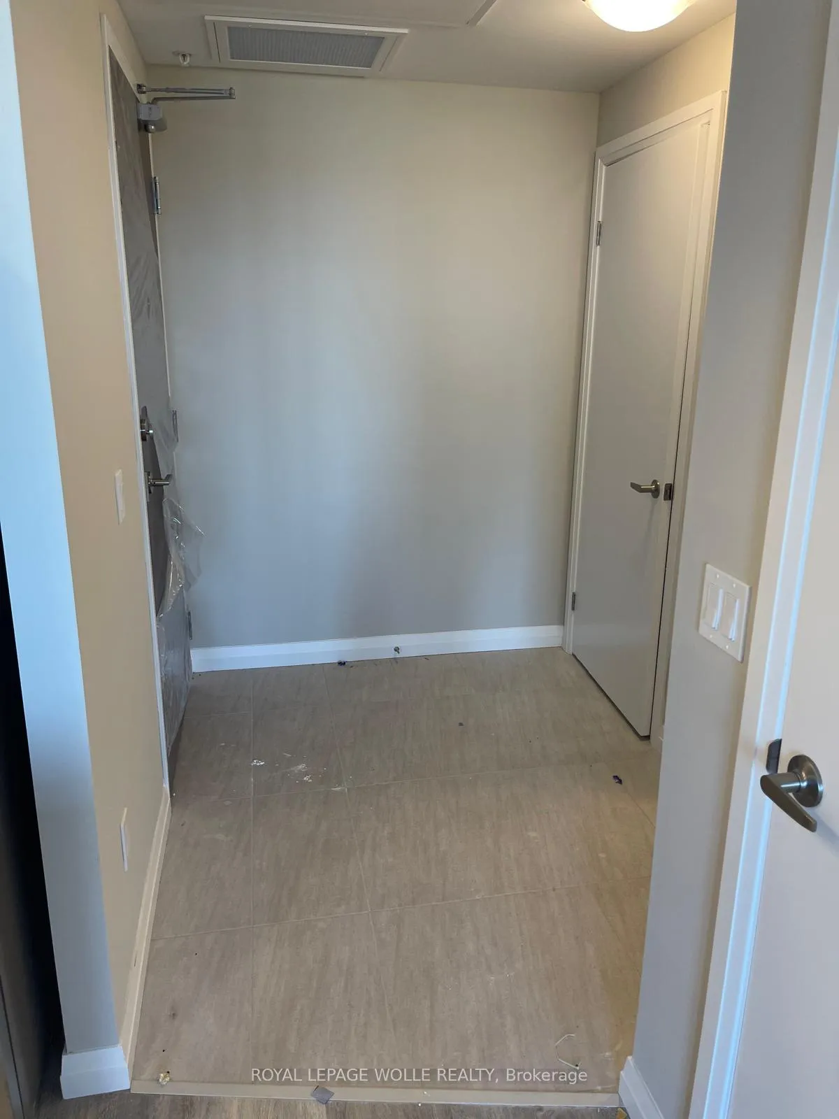 Photo 7 of Unit 2407, 108 Garment Street, Kitchener — HOMEH