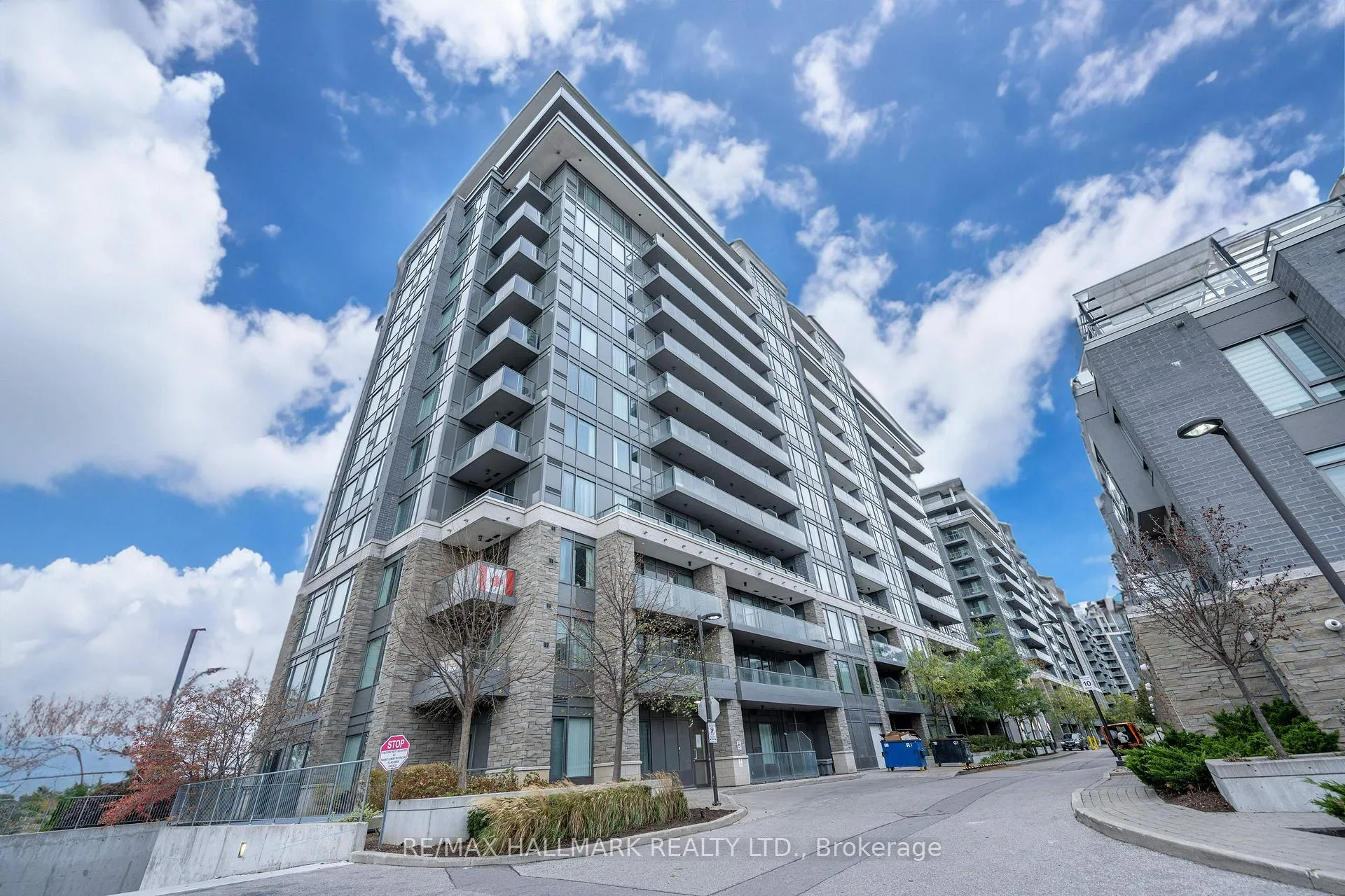 Front of Unit 1107, 325 South Park Road