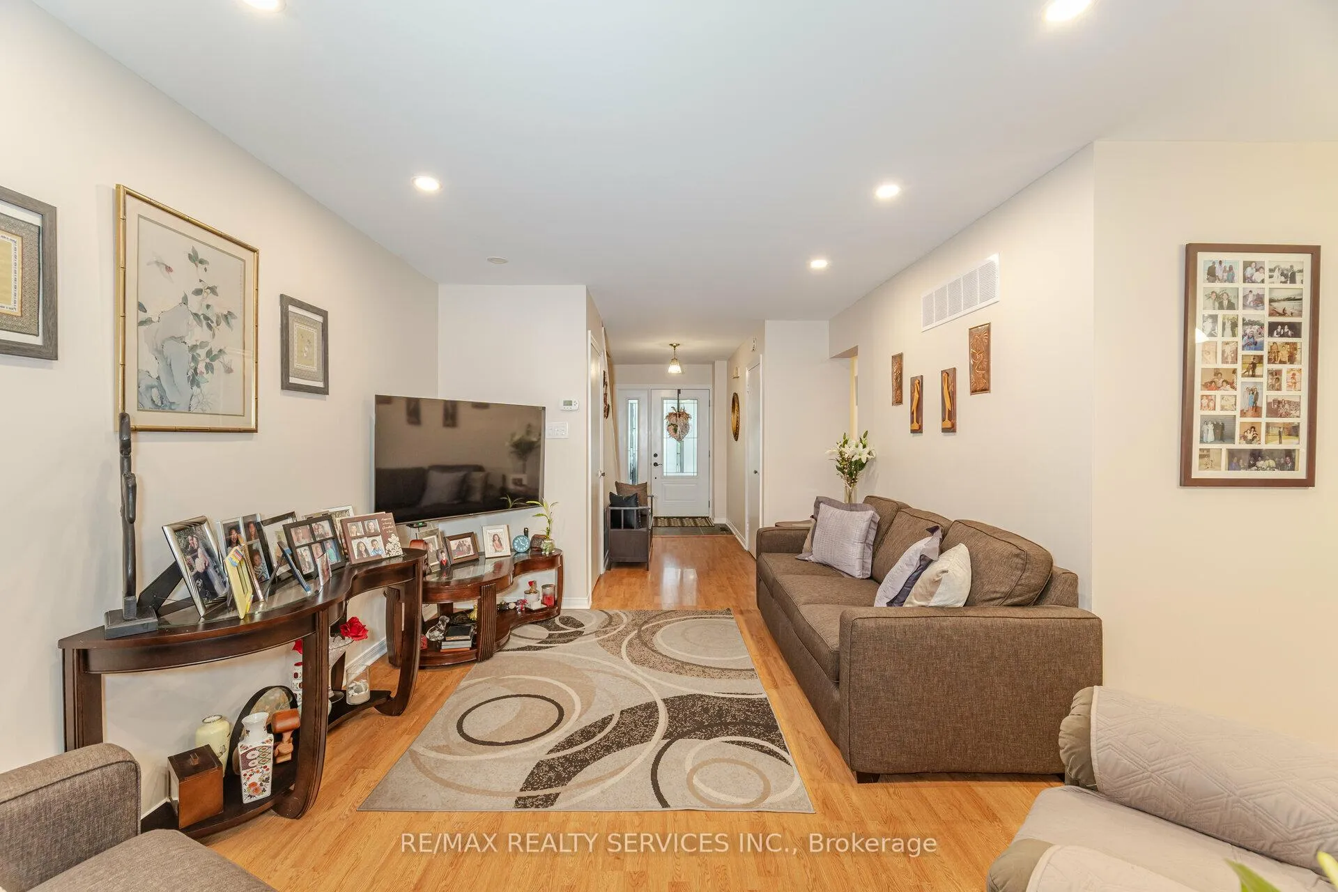 Photo 8 of 16 Montrose Place, Brampton, Central Park — HOMEH