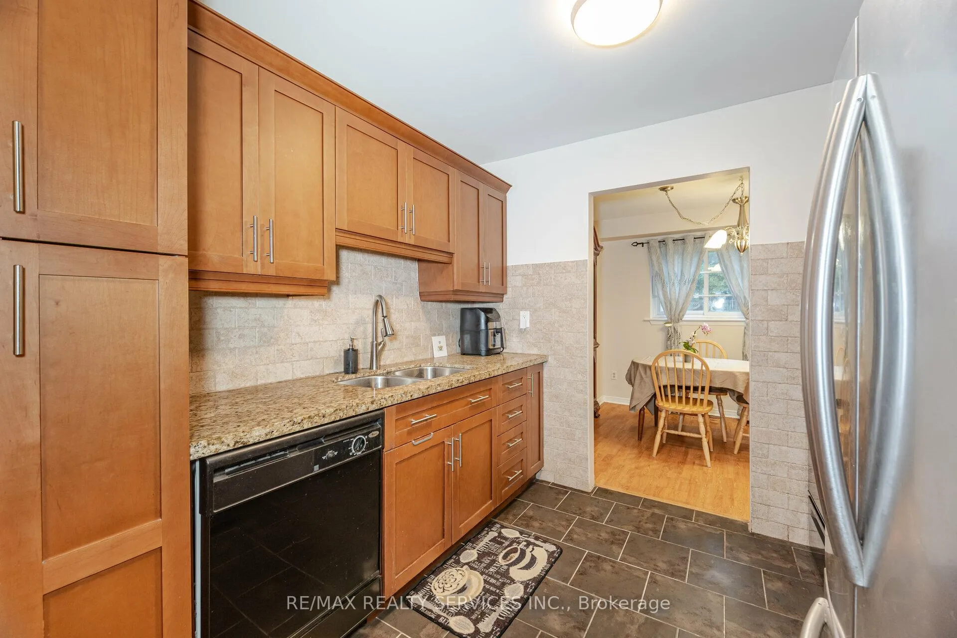 Photo 14 of 16 Montrose Place, Brampton, Central Park — HOMEH