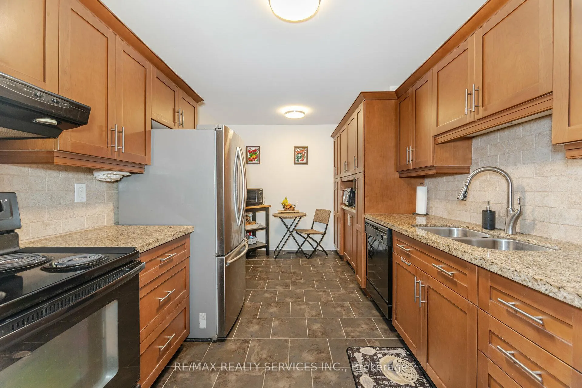 Photo 15 of 16 Montrose Place, Brampton, Central Park — HOMEH