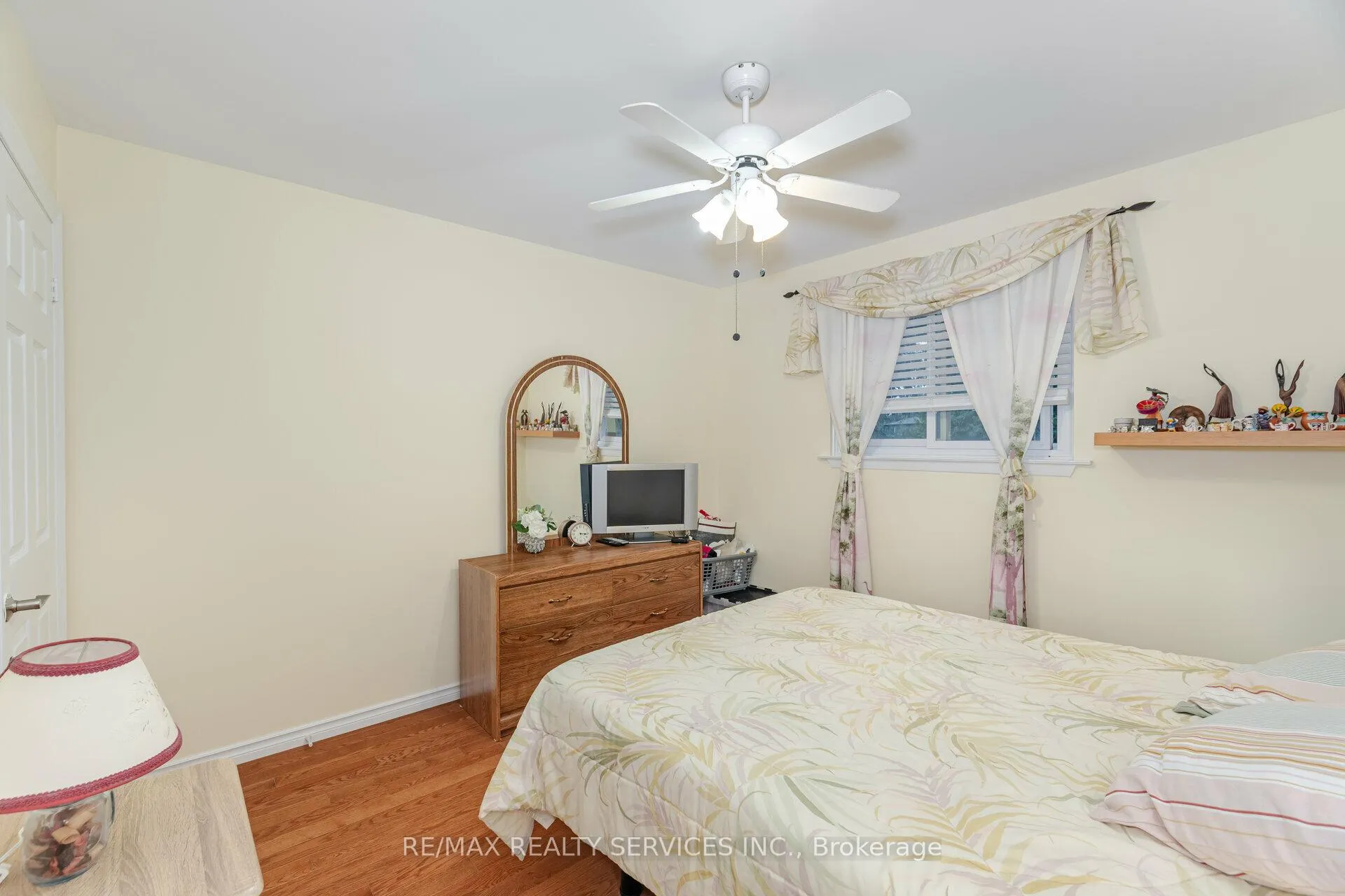 Photo 23 of 16 Montrose Place, Brampton, Central Park — HOMEH