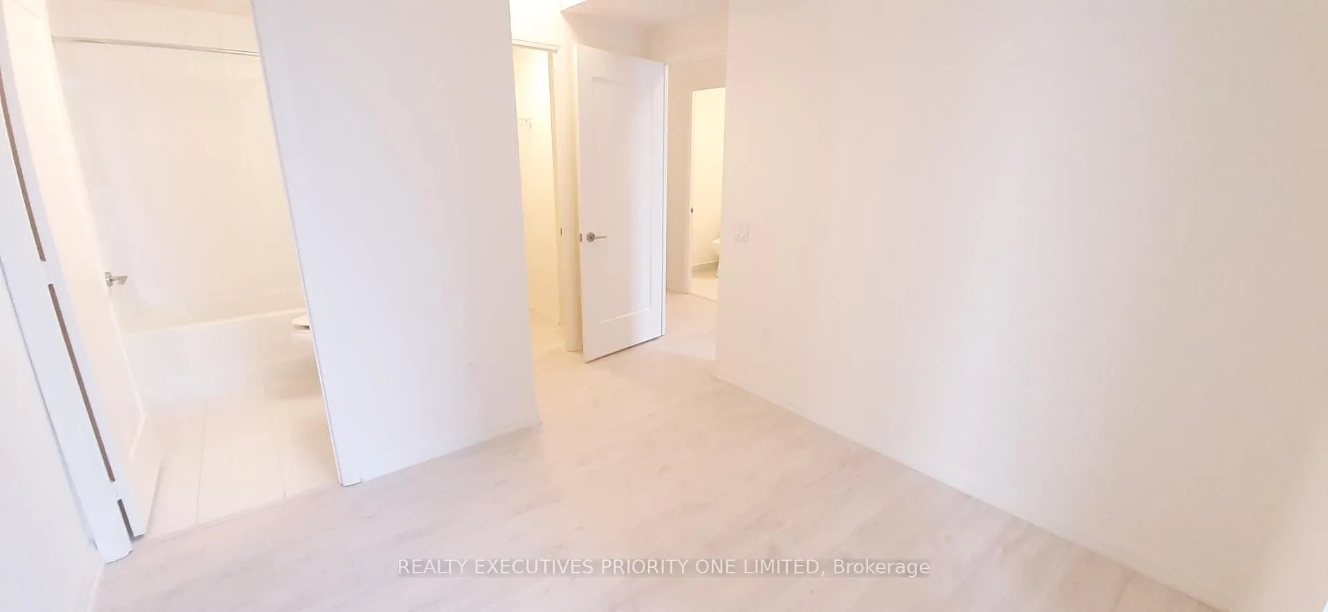 Photo 8 of Unit 1009, 8960 Jane Street, Vaughan, Concord — HOMEH