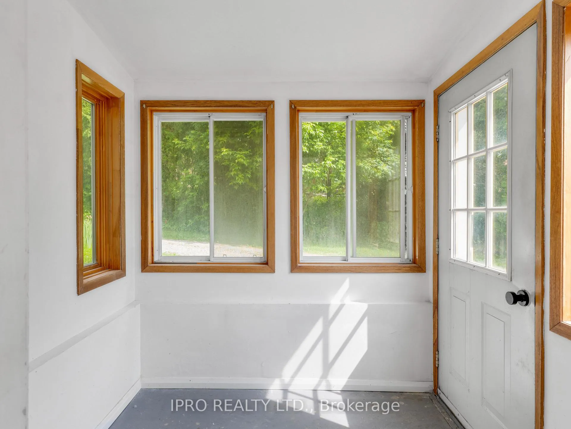 Photo 3 of 35 Glenville Road, King, Rural King — HOMEH