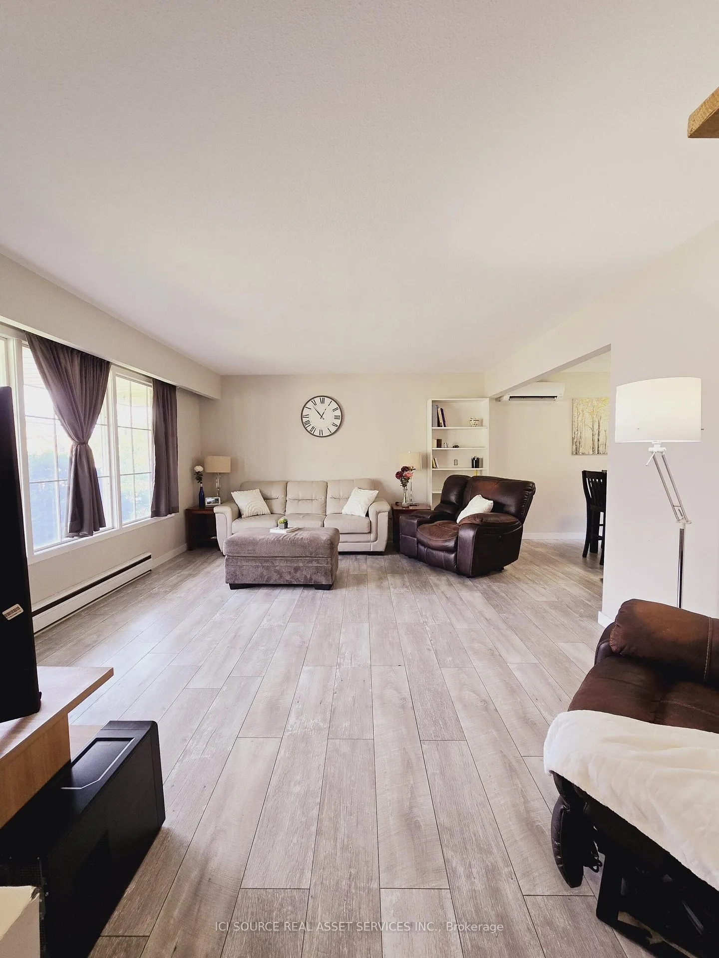 Photo 2 of 227 Rossland Road E, Oshawa, O'Neill — HOMEH