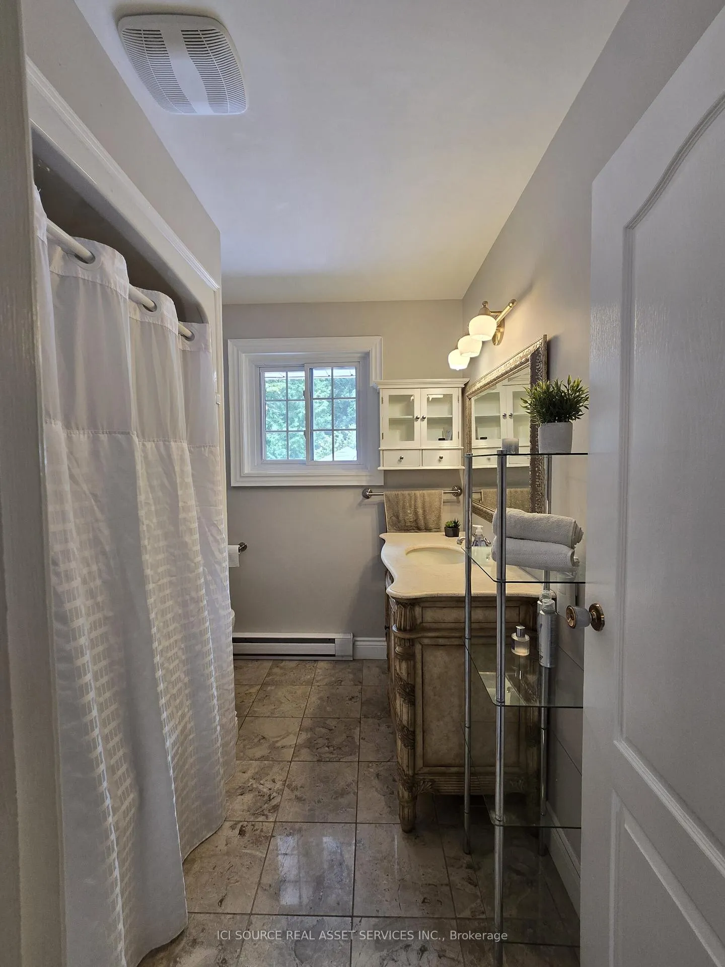 Photo 8 of 227 Rossland Road E, Oshawa, O'Neill — HOMEH