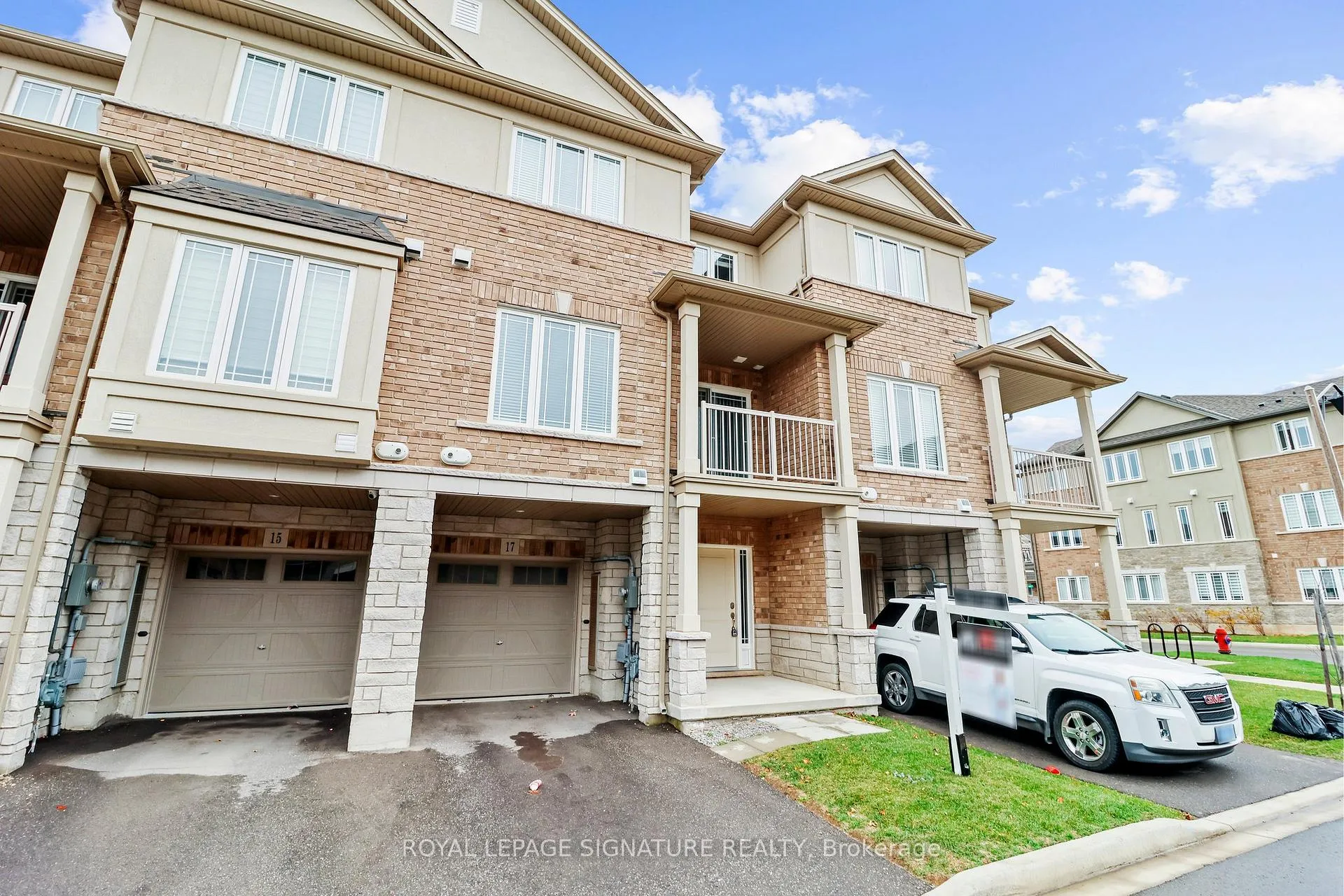 Photo 1 of 17 Laguna Village Crescent, Hamilton, Hannon — HOMEH