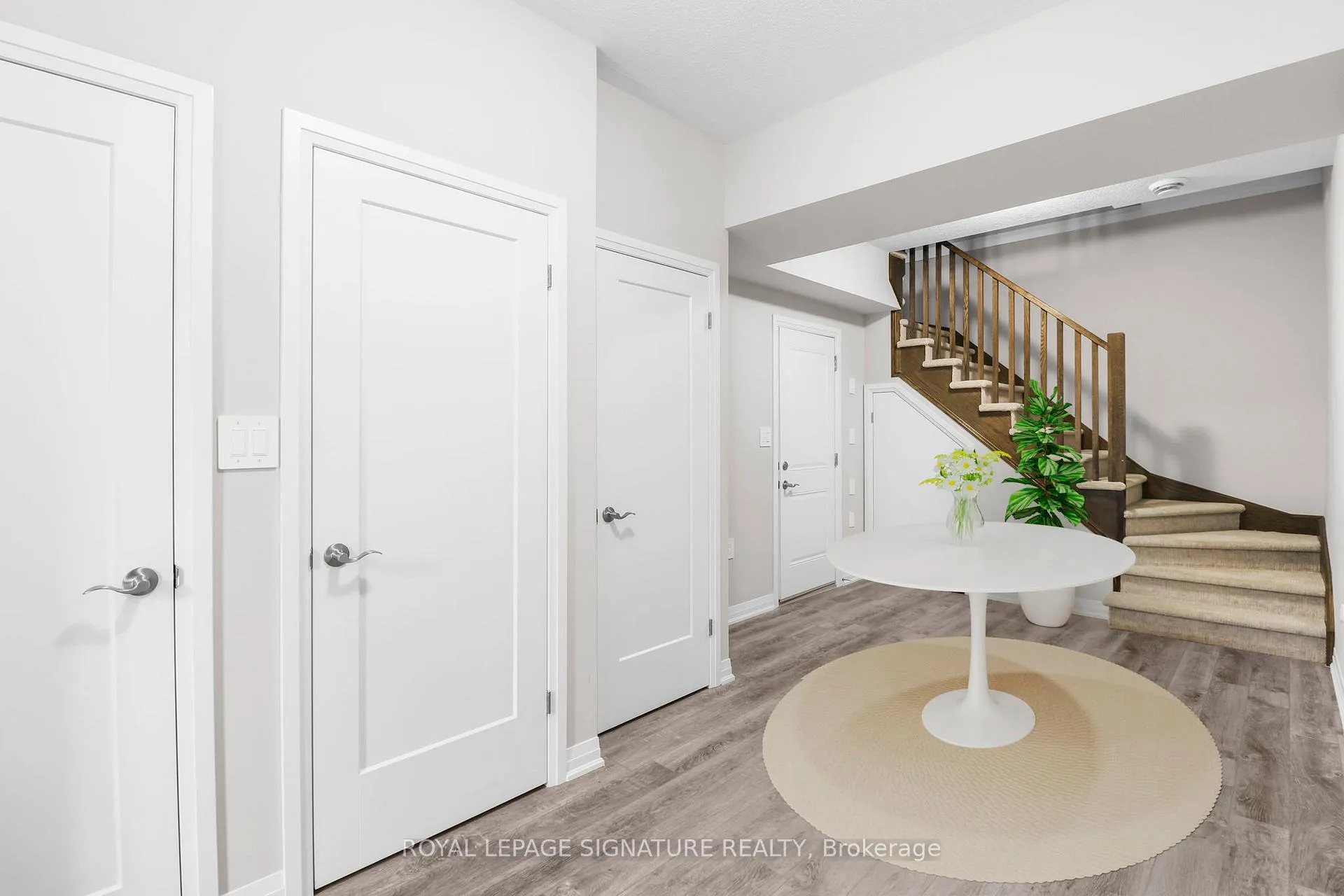 Photo 2 of 17 Laguna Village Crescent, Hamilton, Hannon — HOMEH