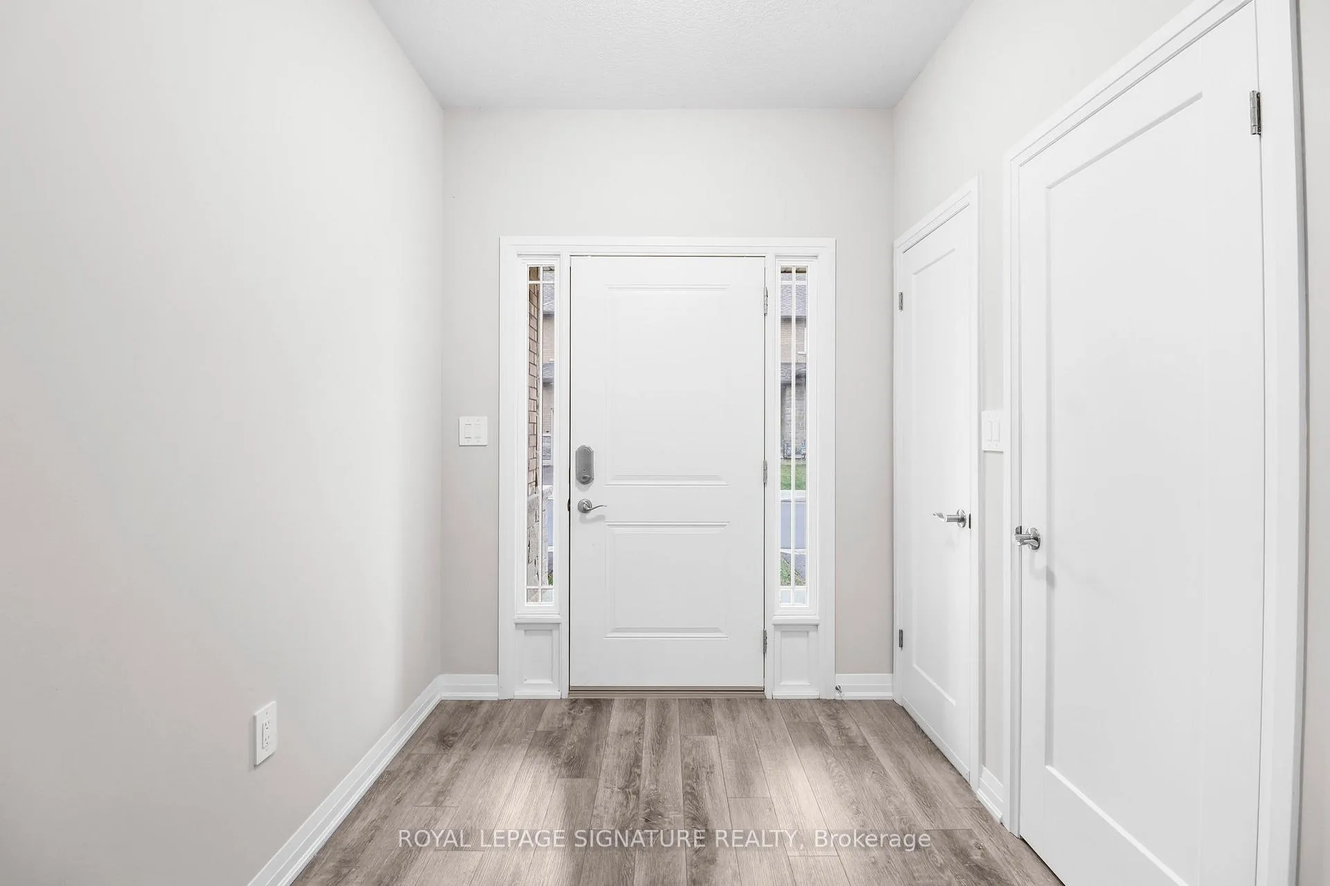 Photo 11 of 17 Laguna Village Crescent, Hamilton, Hannon — HOMEH