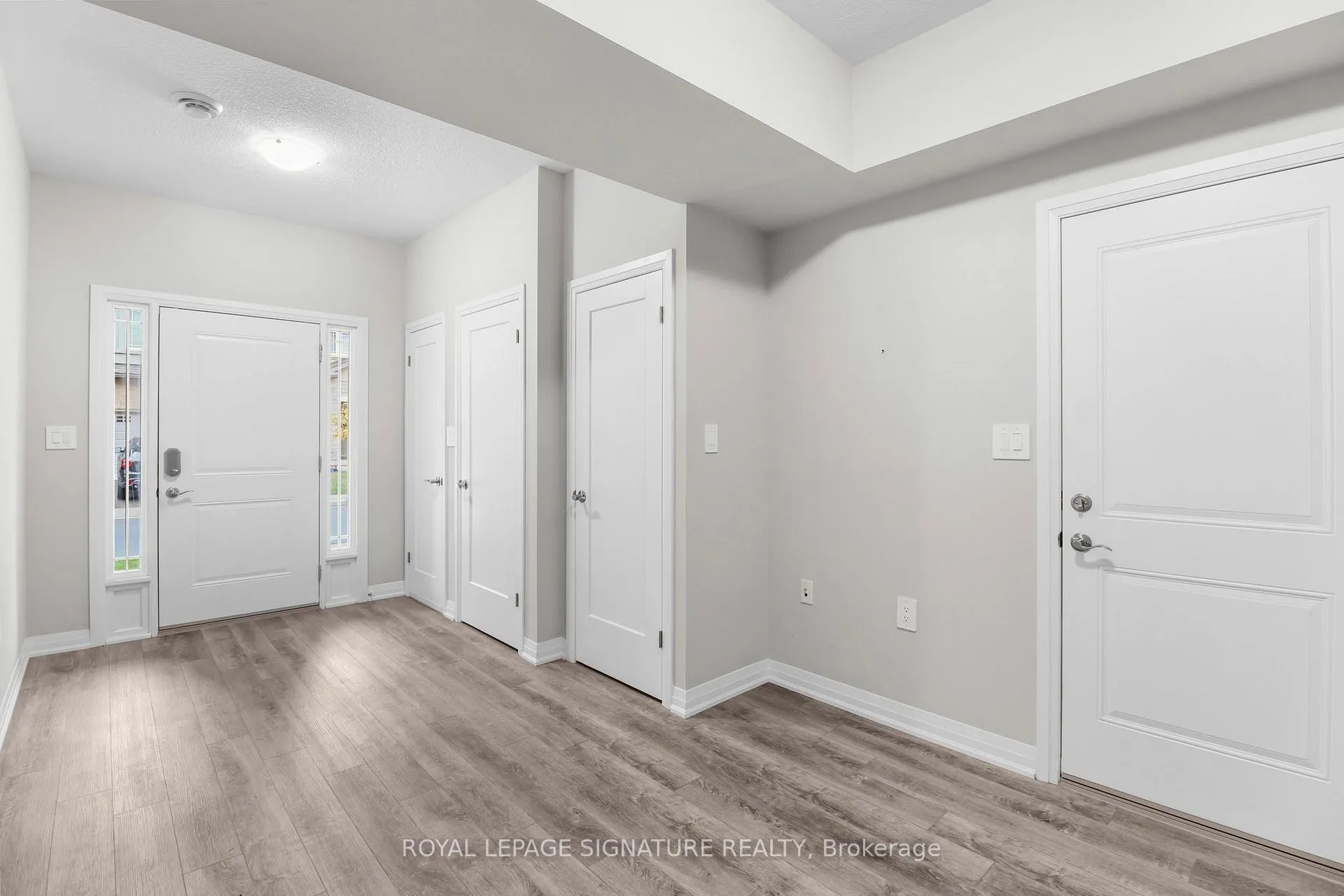Photo 13 of 17 Laguna Village Crescent, Hamilton, Hannon — HOMEH