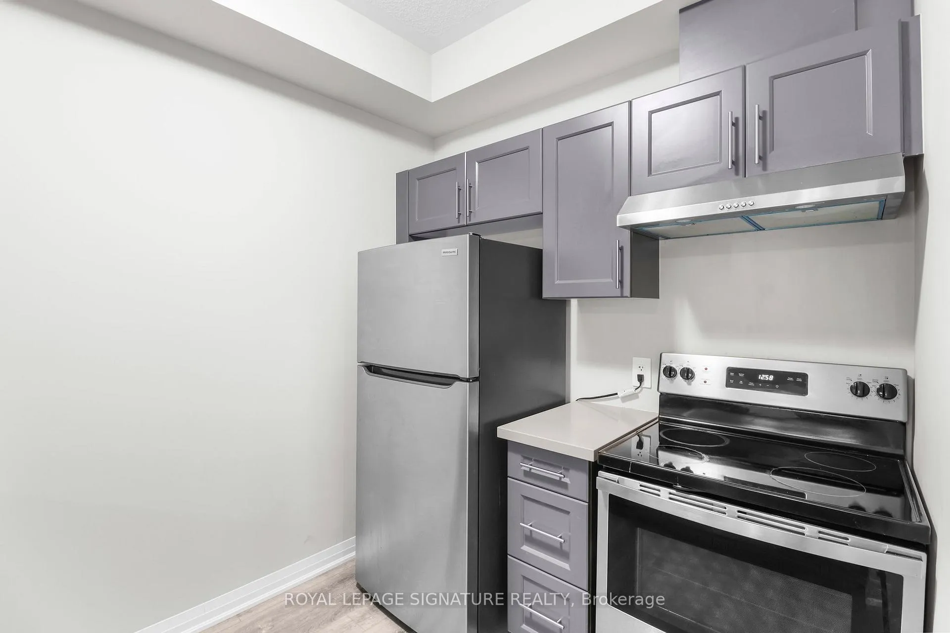 Photo 20 of 17 Laguna Village Crescent, Hamilton, Hannon — HOMEH
