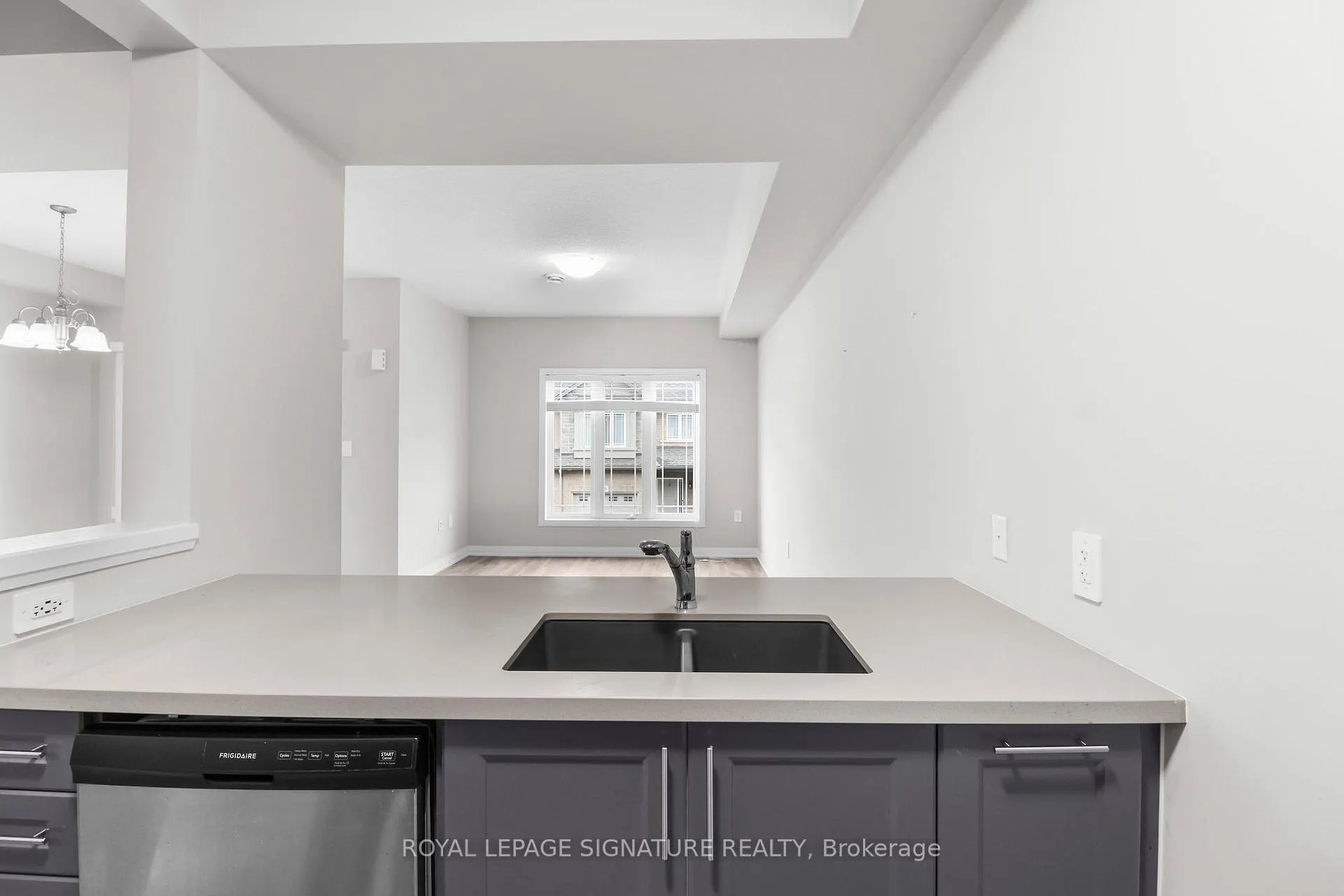 Photo 24 of 17 Laguna Village Crescent, Hamilton, Hannon — HOMEH
