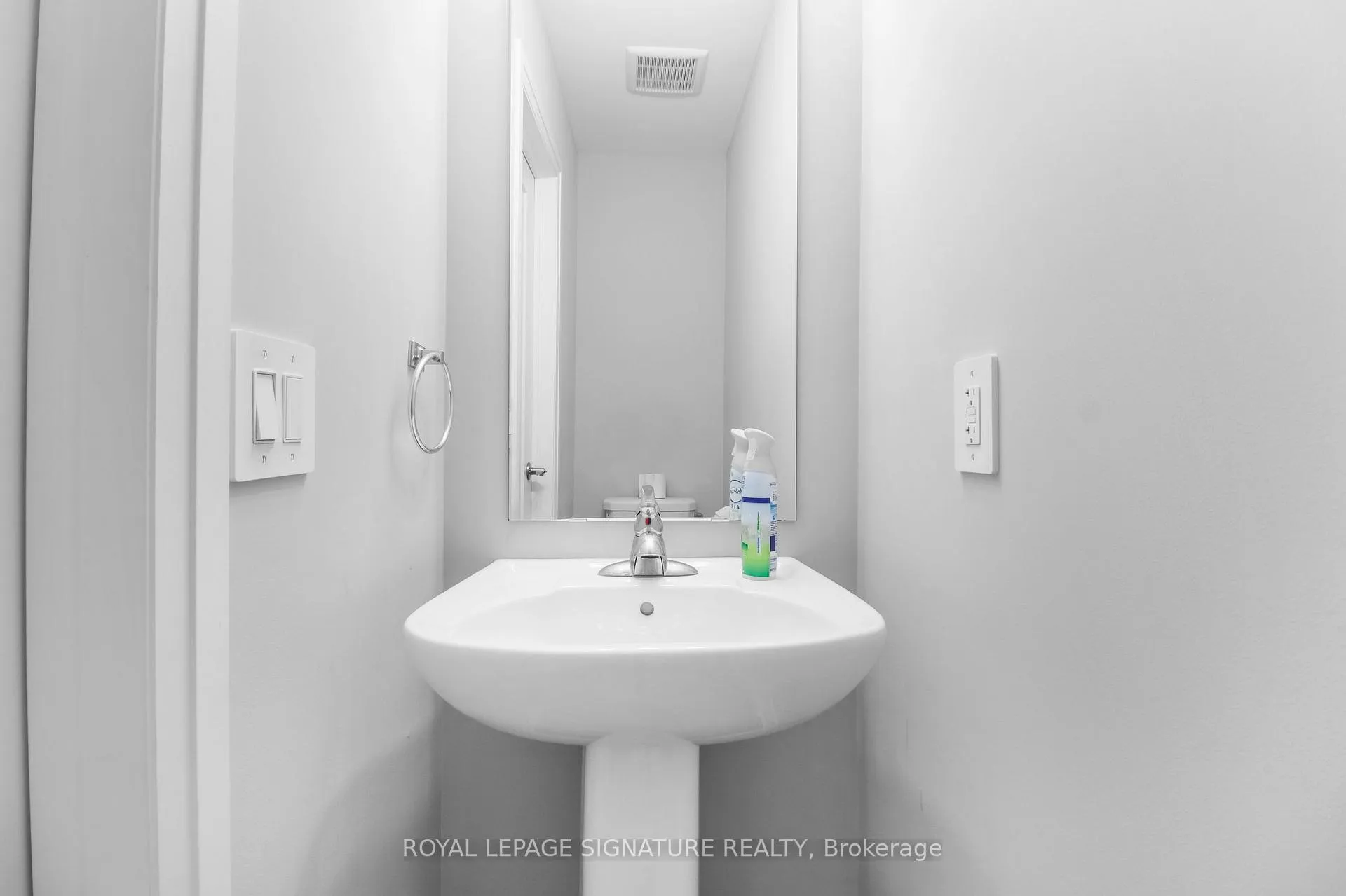 Photo 25 of 17 Laguna Village Crescent, Hamilton, Hannon — HOMEH