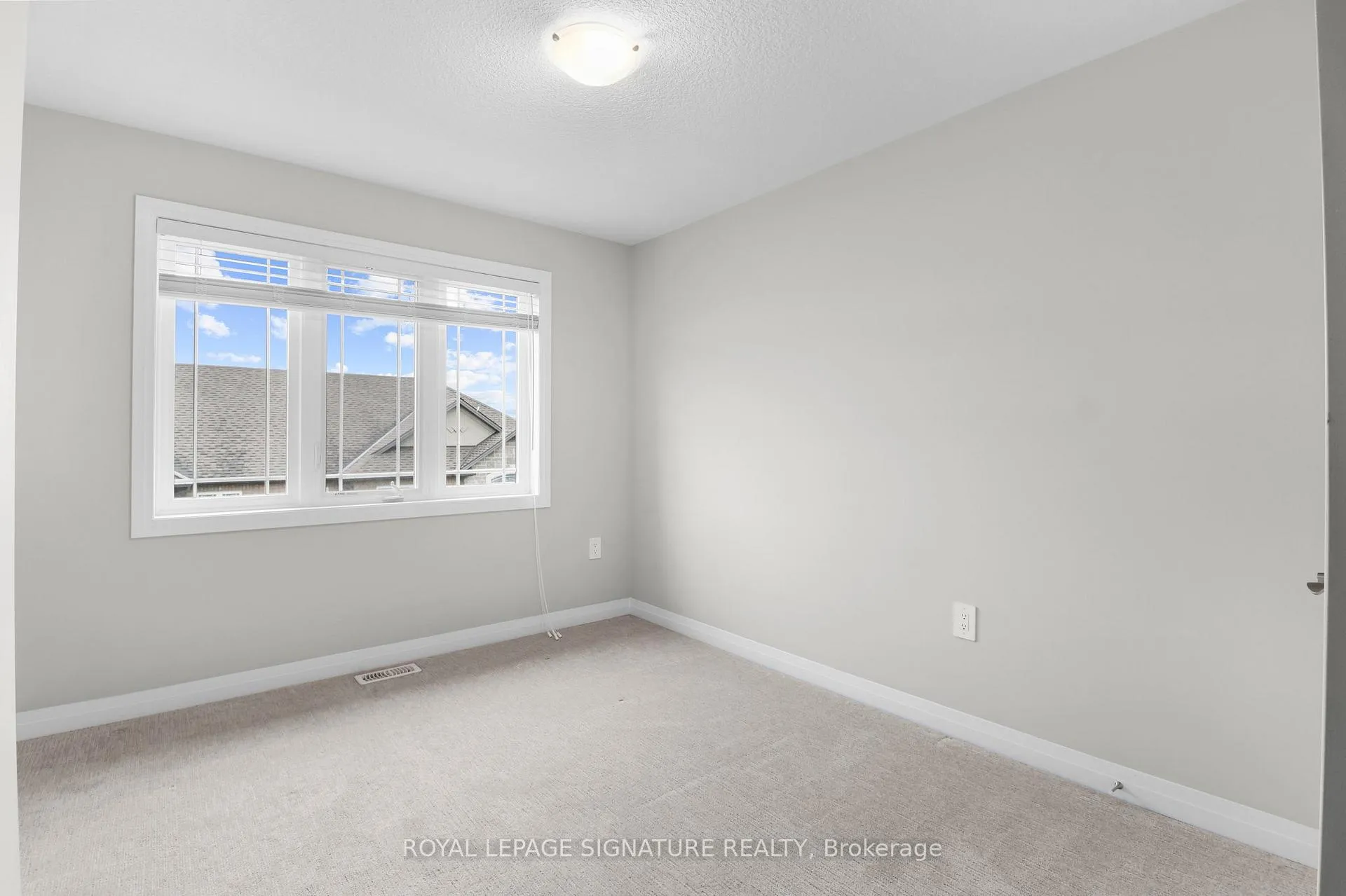 Photo 33 of 17 Laguna Village Crescent, Hamilton, Hannon — HOMEH