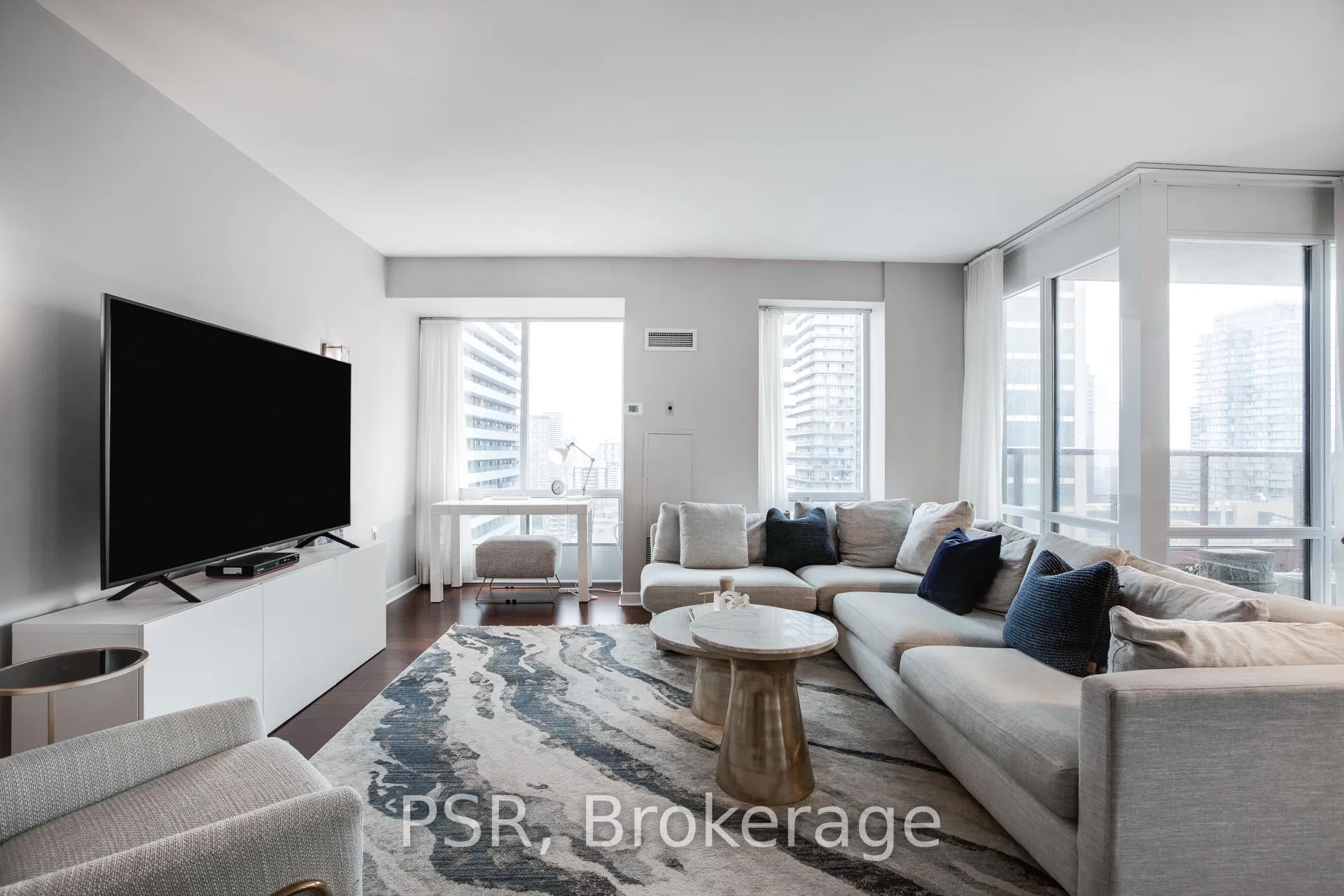 Photo 5 of Unit 2008, 85 Bloor Street E, Toronto, Church-Yonge Corridor — HOMEH