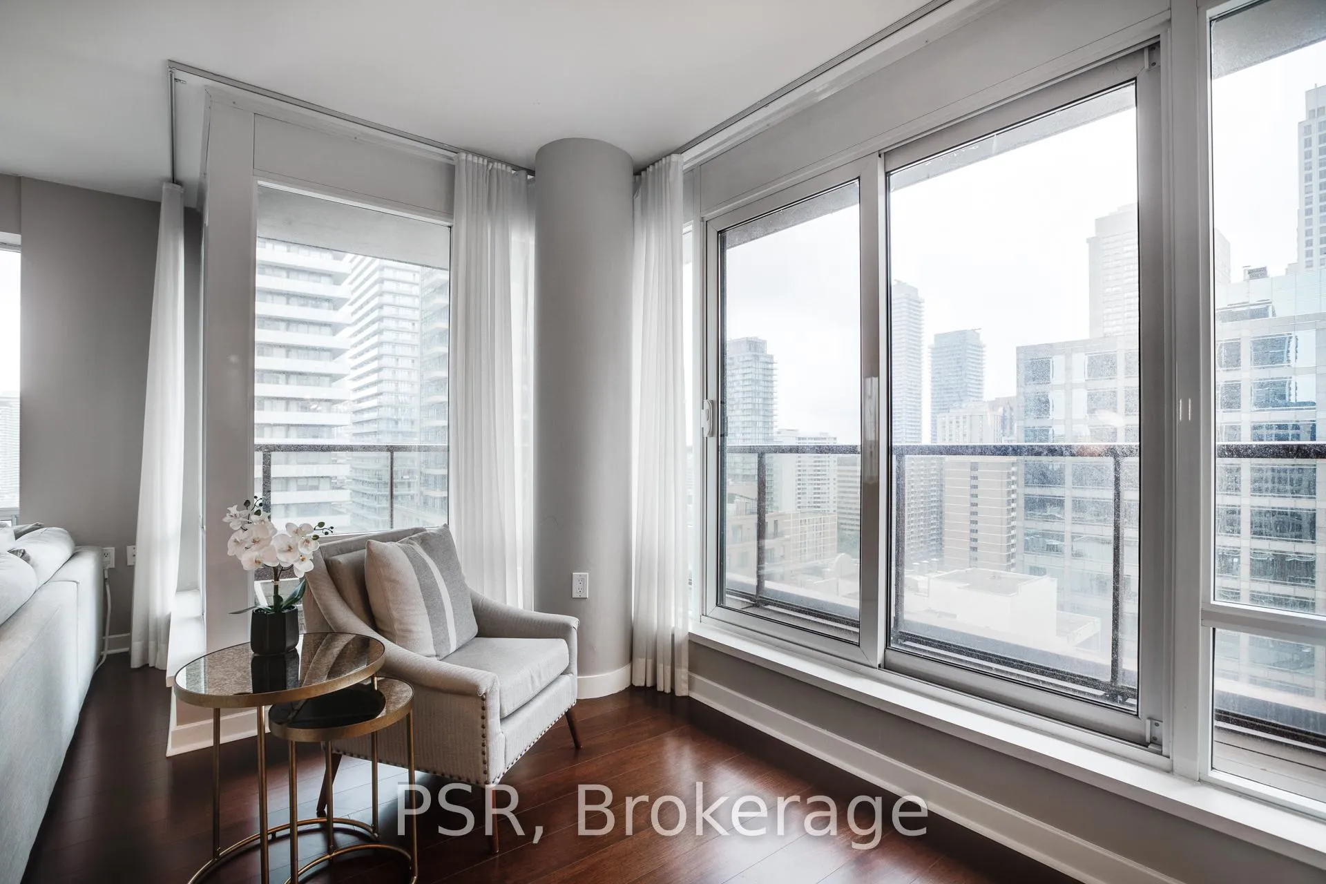 Photo 8 of Unit 2008, 85 Bloor Street E, Toronto, Church-Yonge Corridor — HOMEH