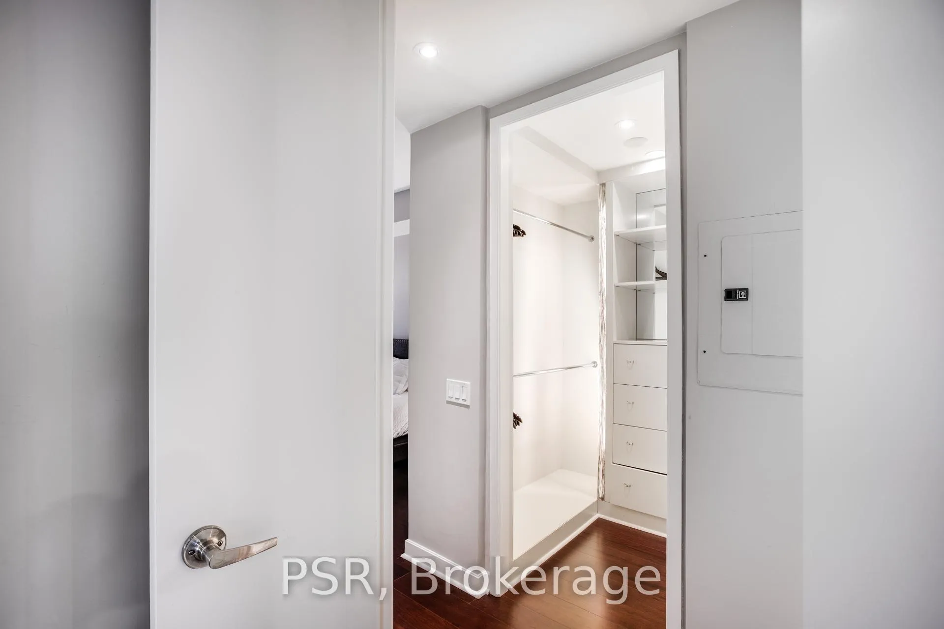 Photo 22 of Unit 2008, 85 Bloor Street E, Toronto, Church-Yonge Corridor — HOMEH
